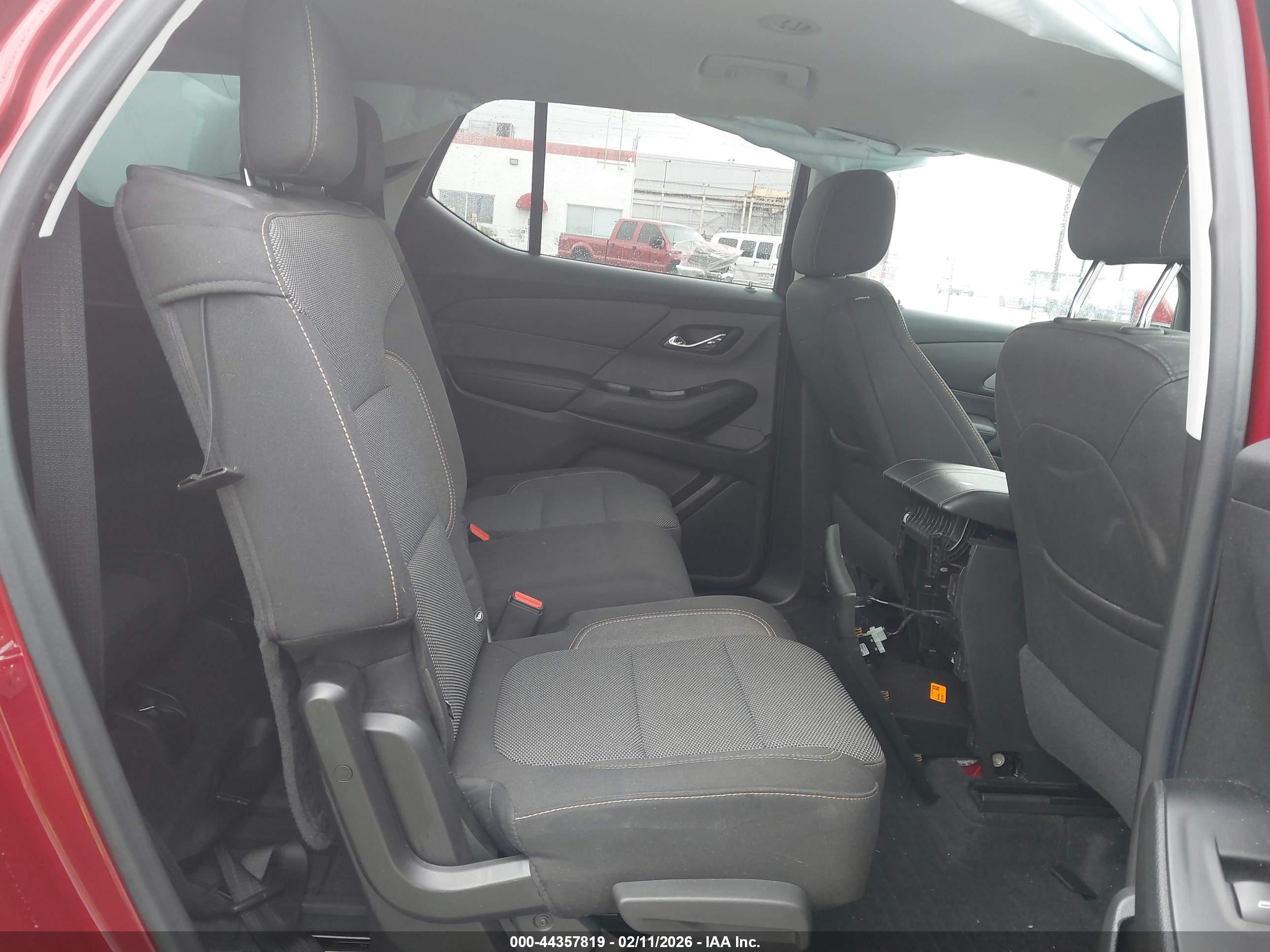 CHEVROLET TRAVERSE image 8