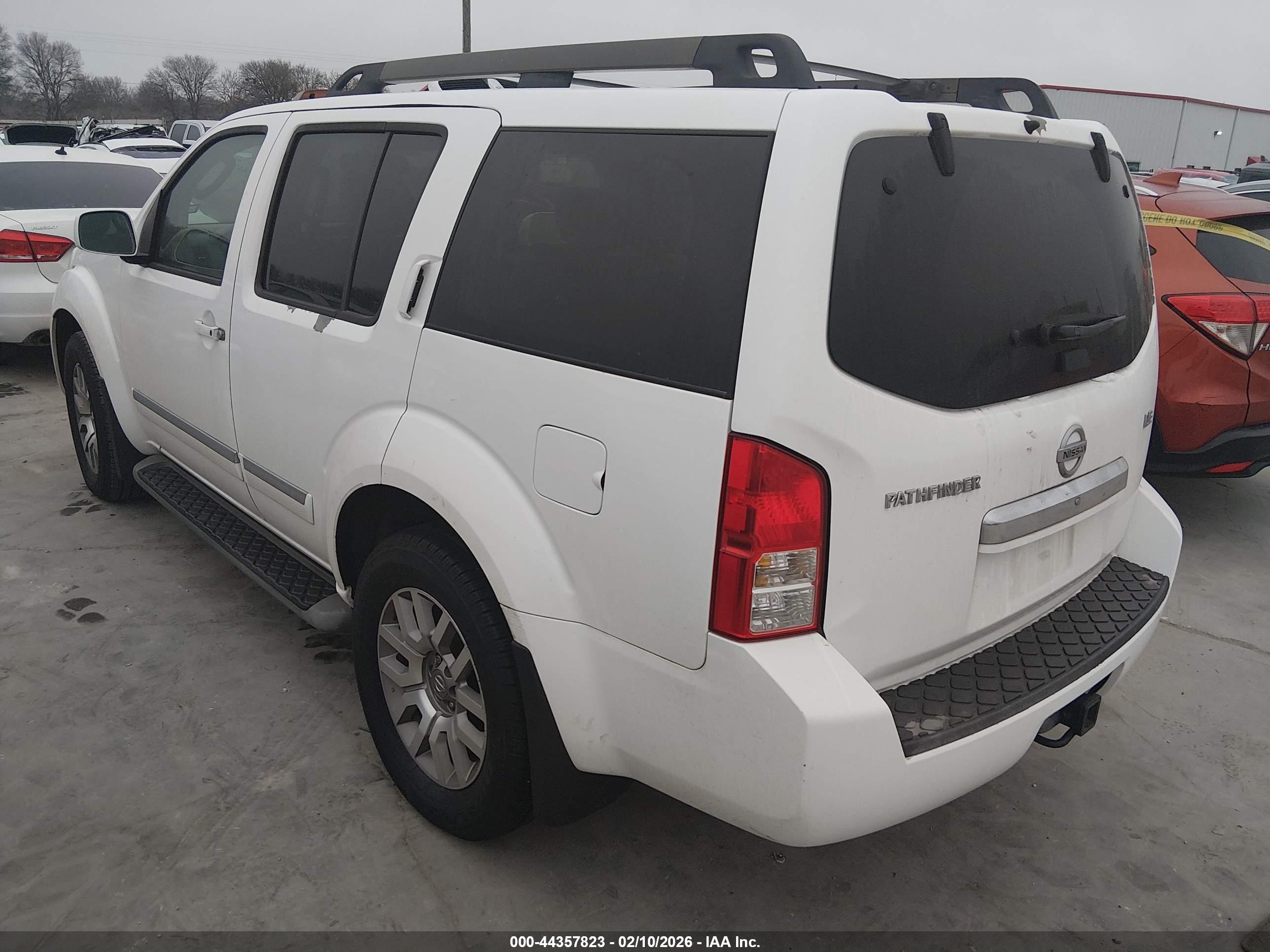 NISSAN PATHFINDER image 3