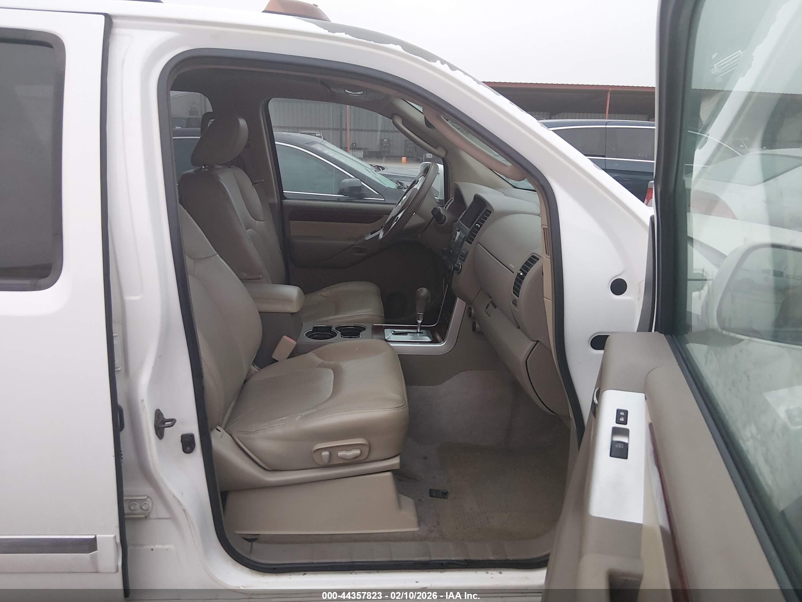 NISSAN PATHFINDER image 5
