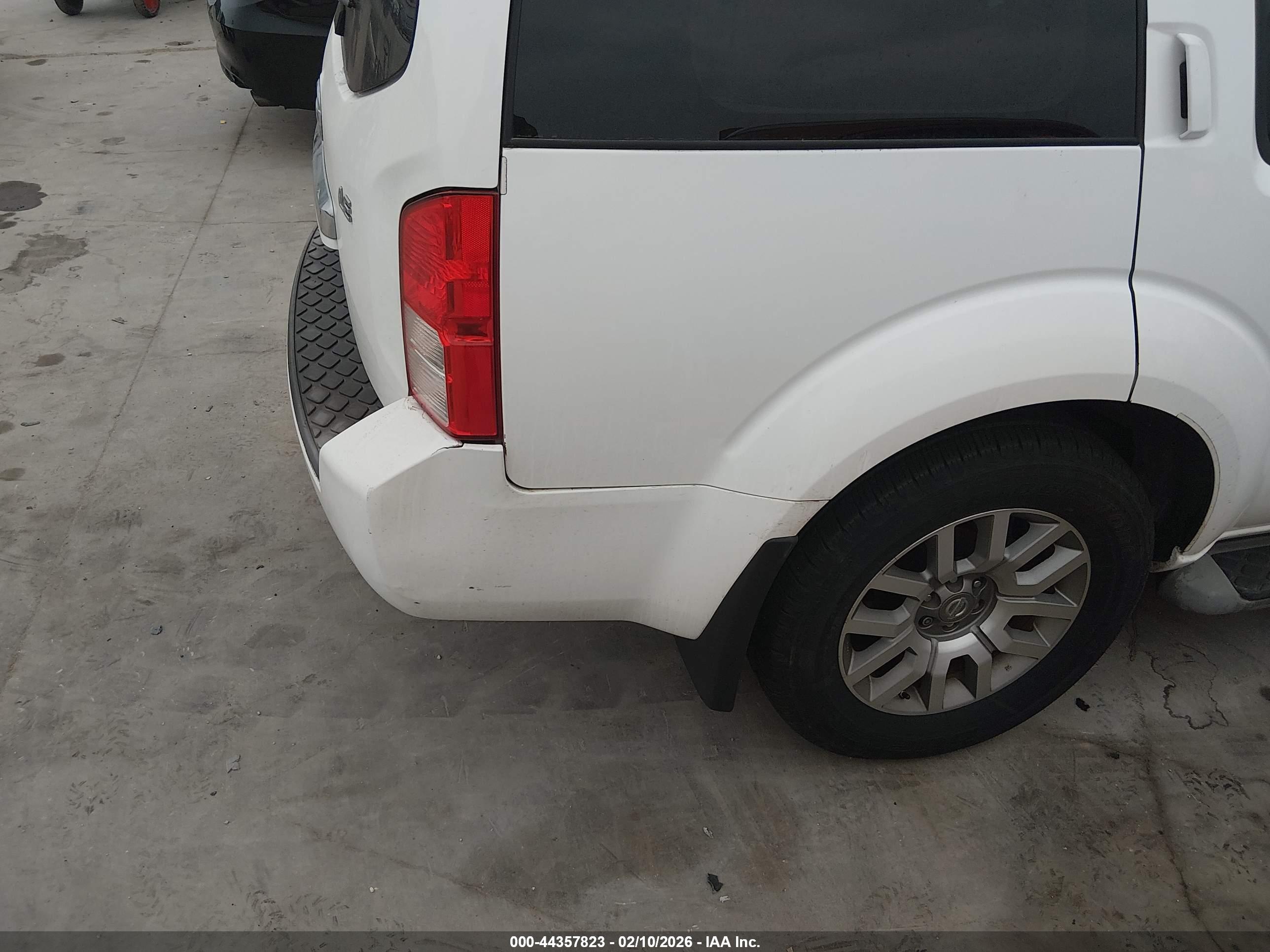 NISSAN PATHFINDER image 6