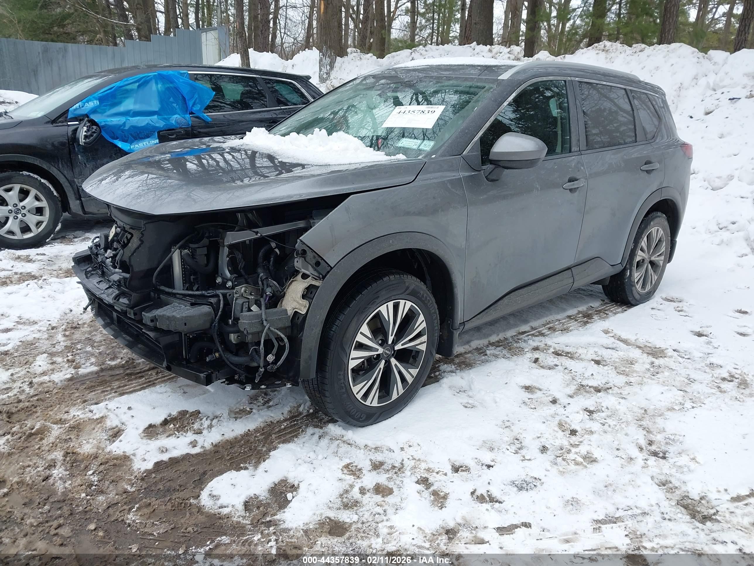 NISSAN ROGUE image 2