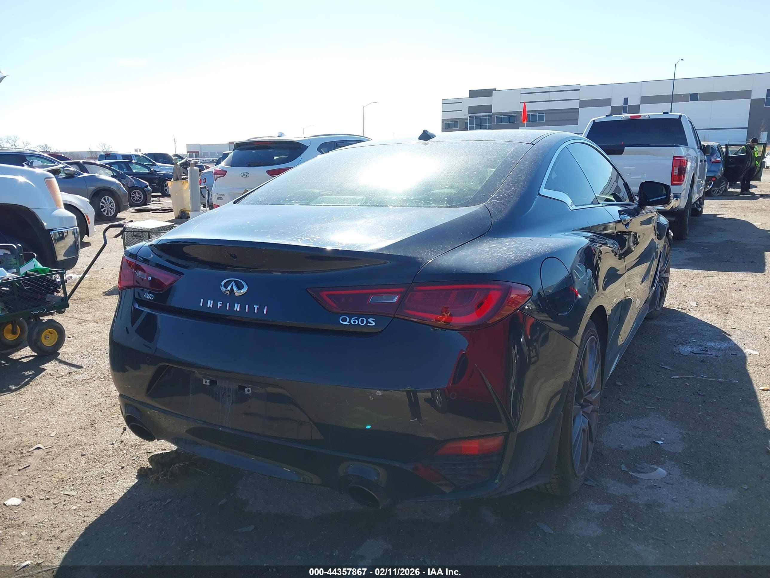 INFINITI Q60 image 4