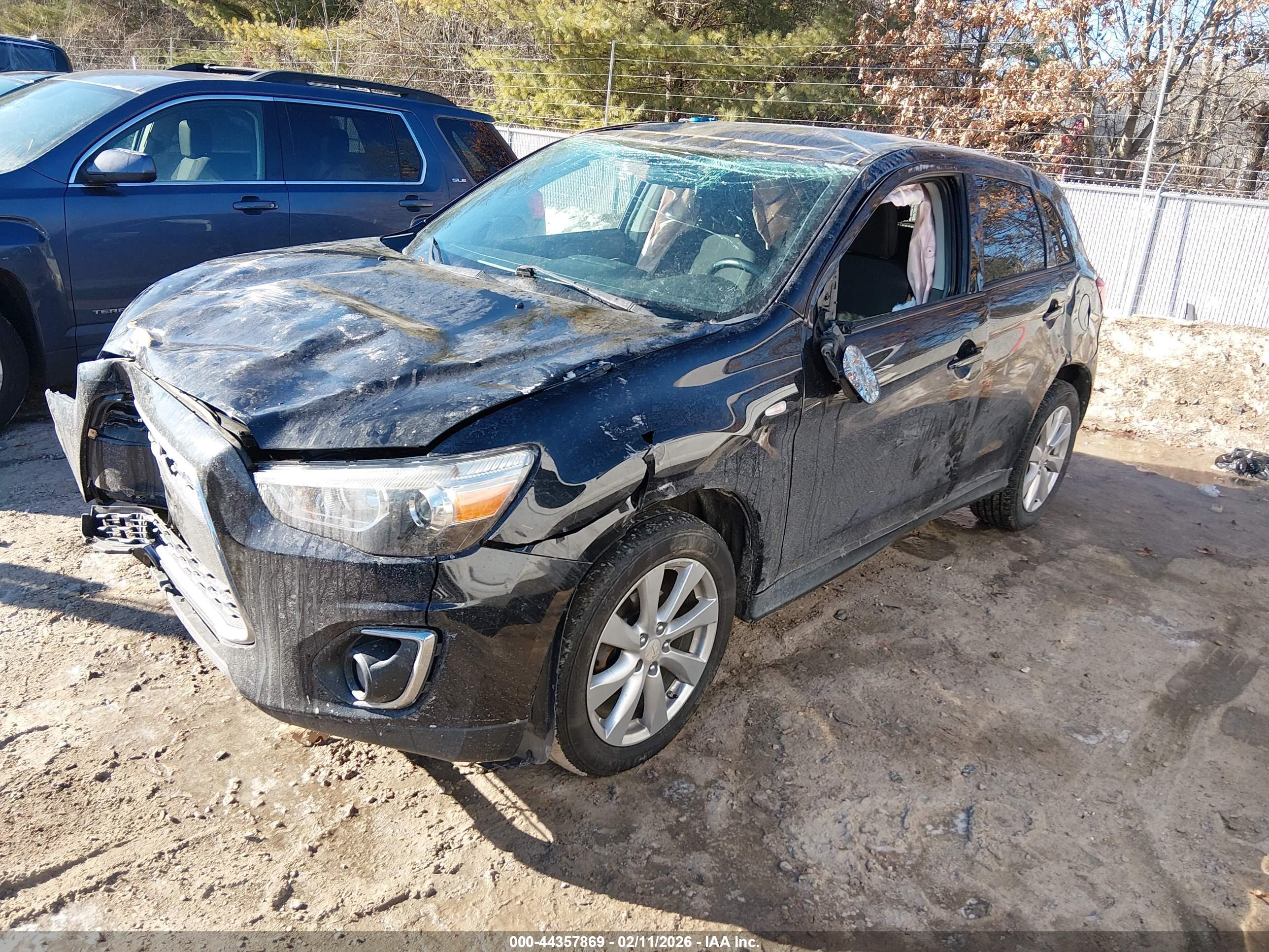 MITSUBISHI OUTLANDER image 2