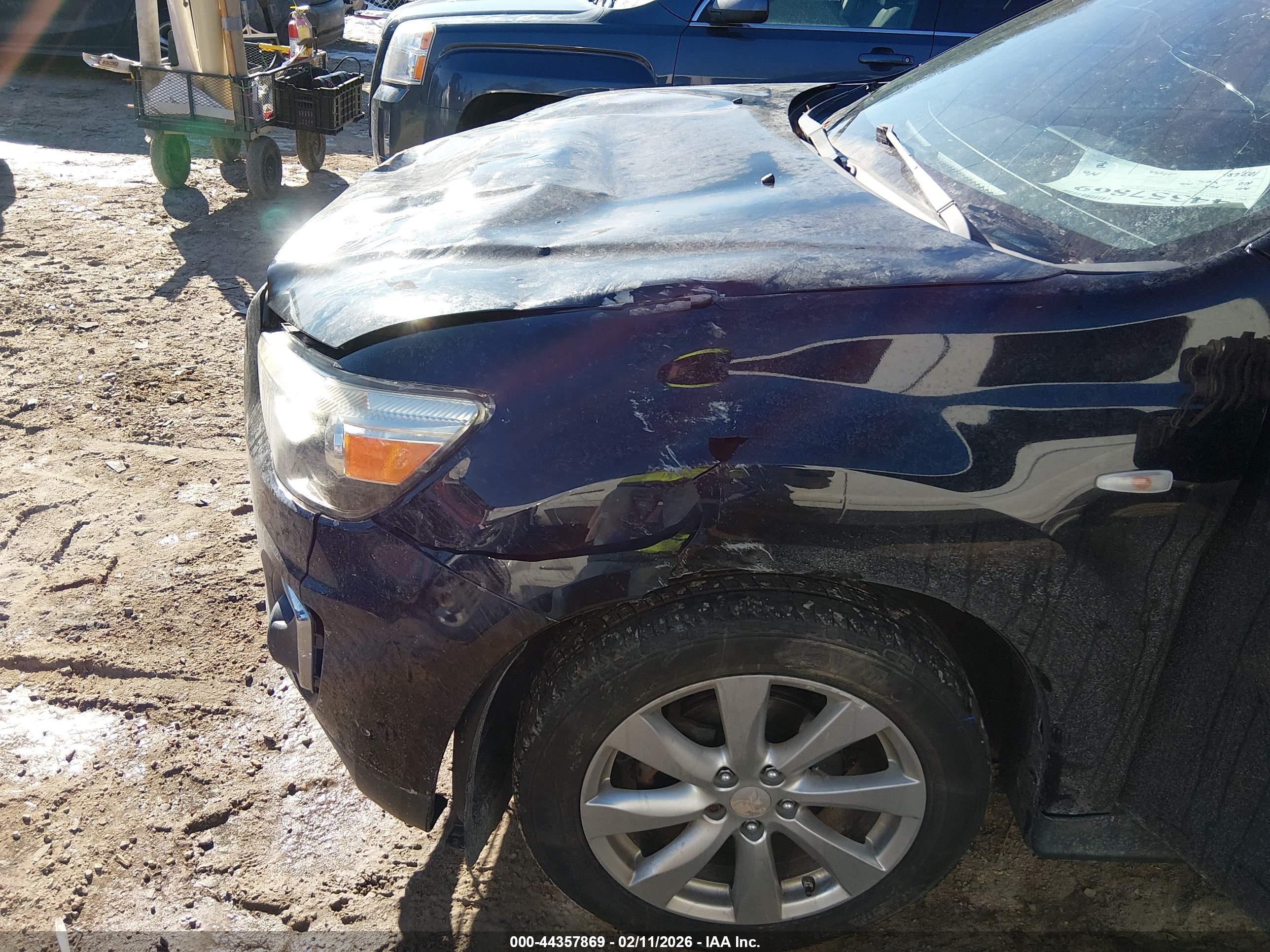 MITSUBISHI OUTLANDER image 6