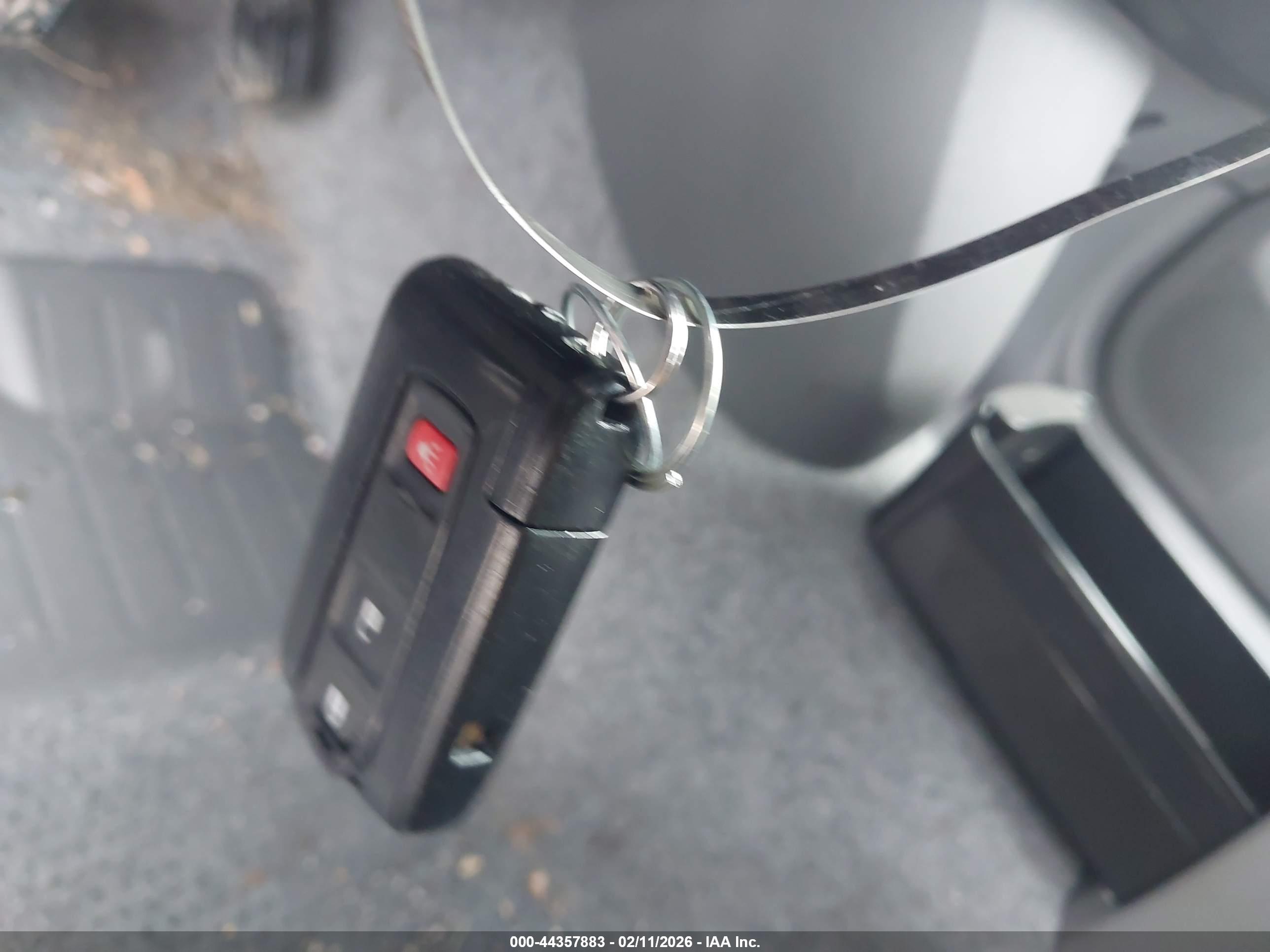 TOYOTA PRIUS image 11