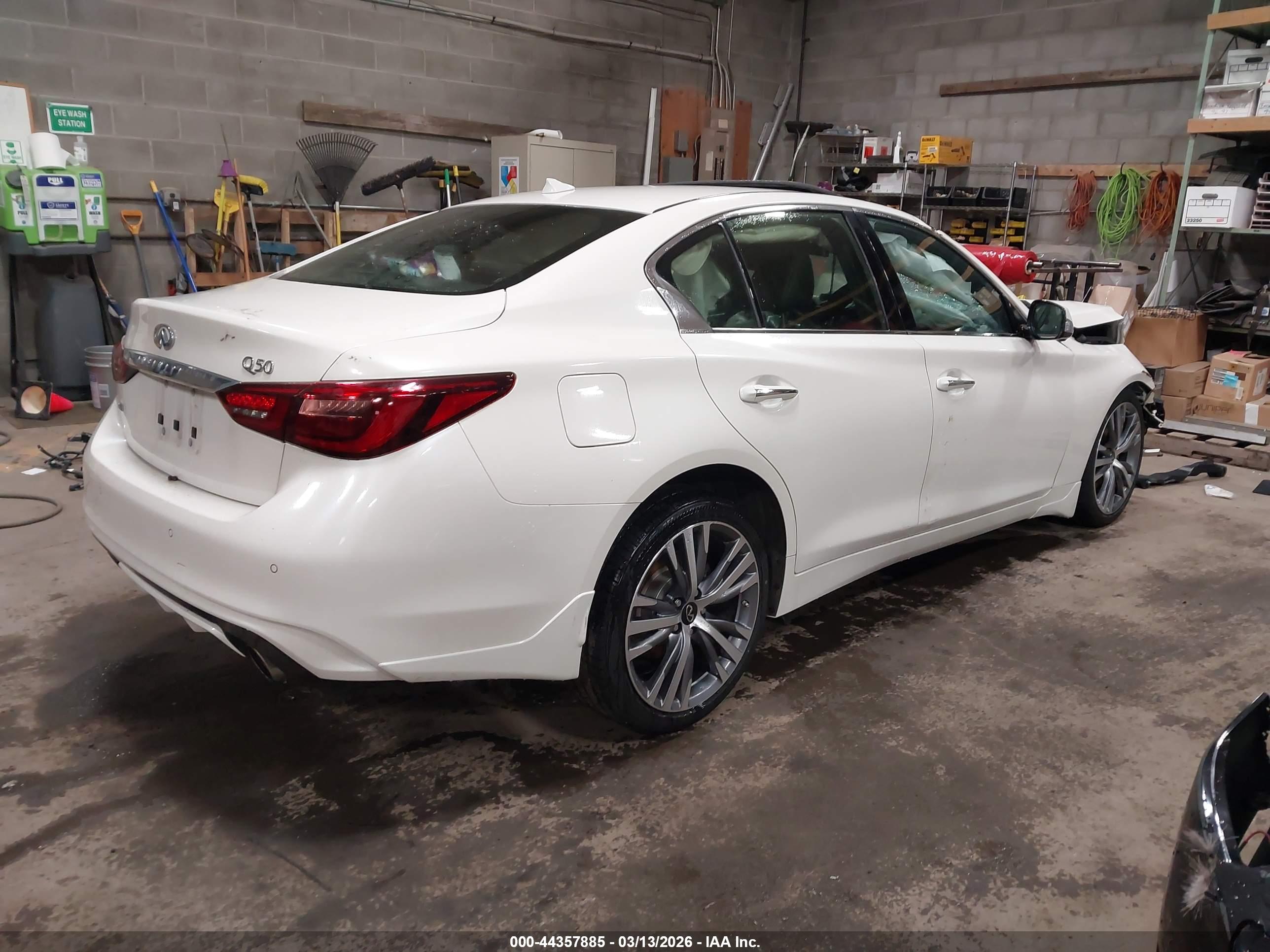 INFINITI Q50 image 4