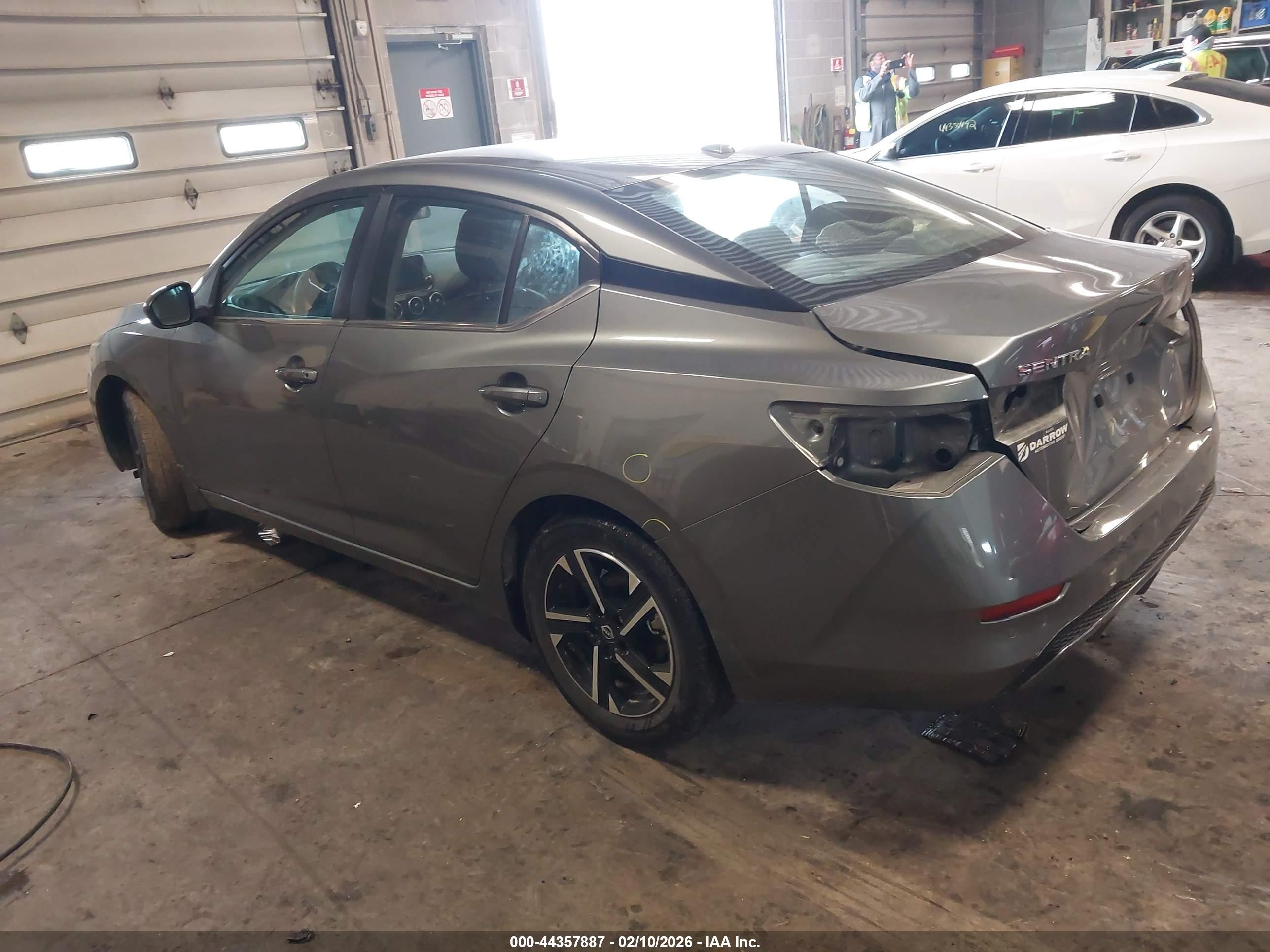 NISSAN SENTRA image 3