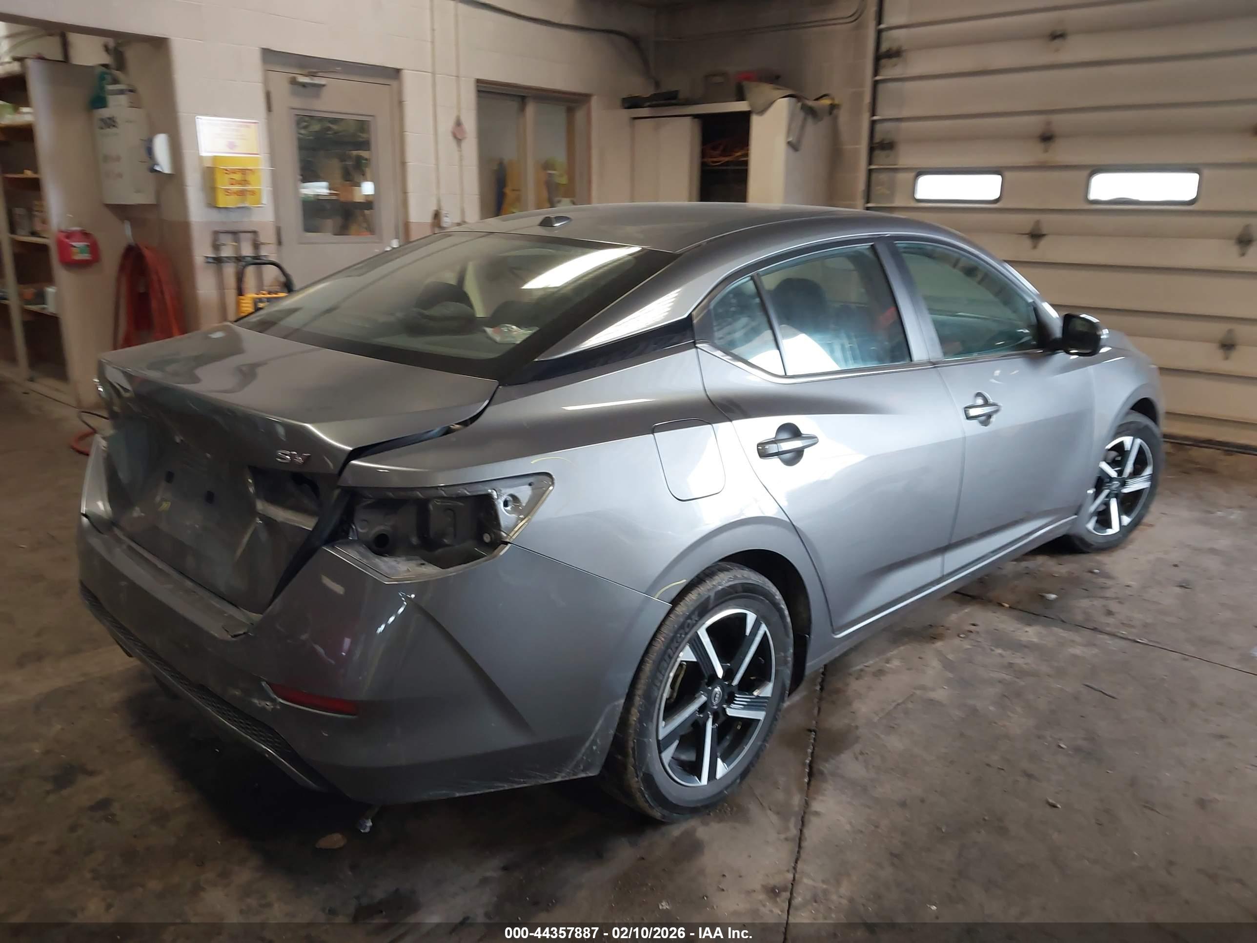 NISSAN SENTRA image 4