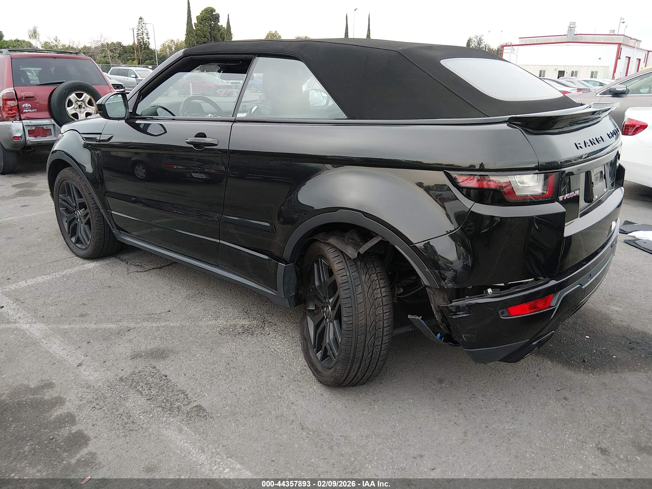 LAND ROVER image 3