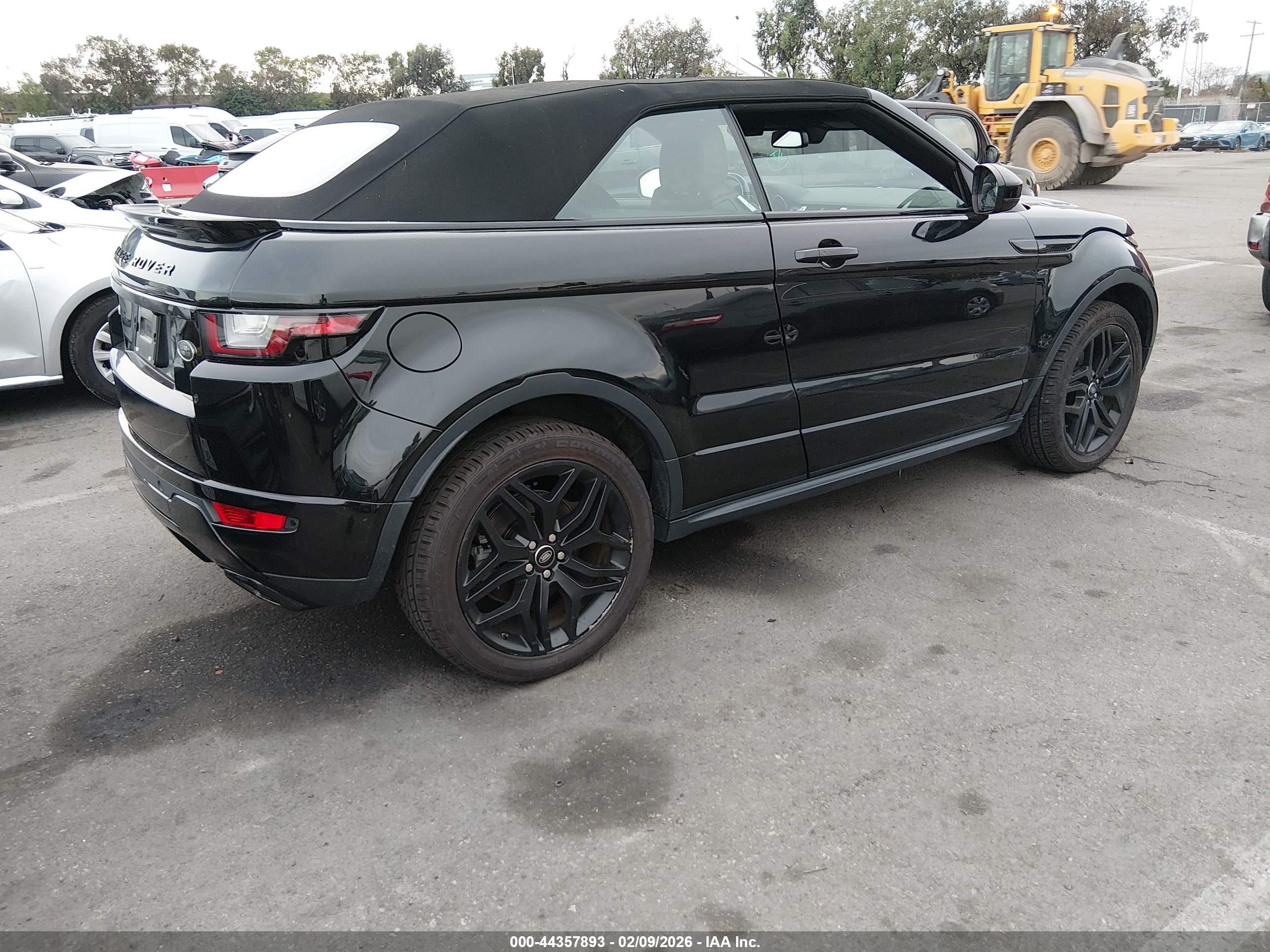 LAND ROVER image 4