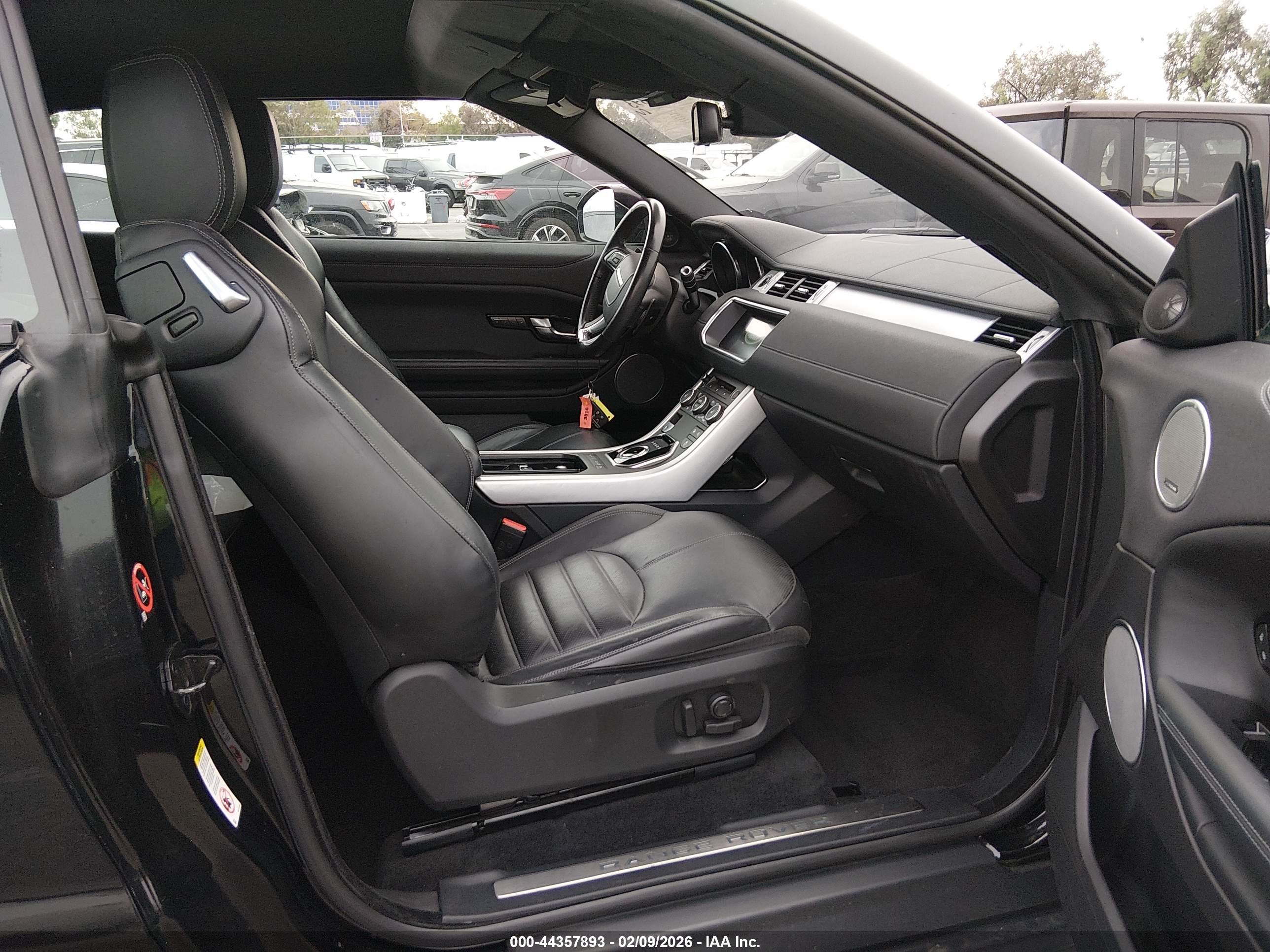 LAND ROVER image 5