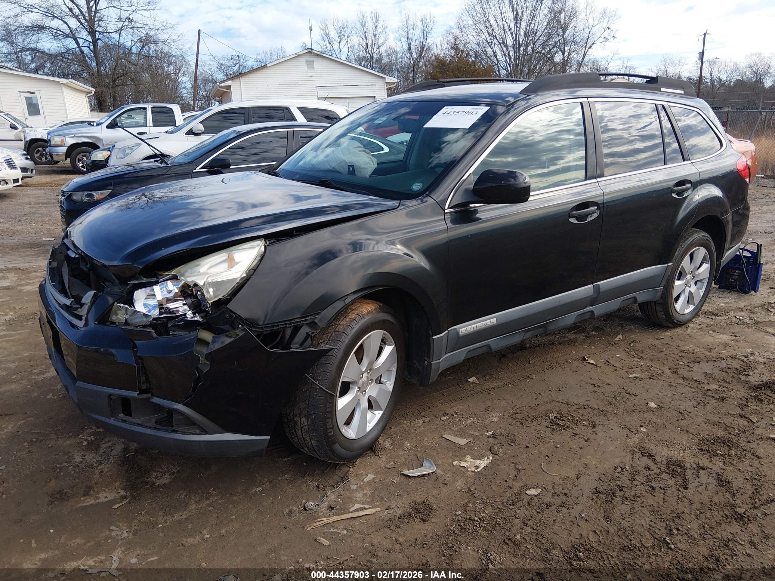 SUBARU OUTBACK image 2