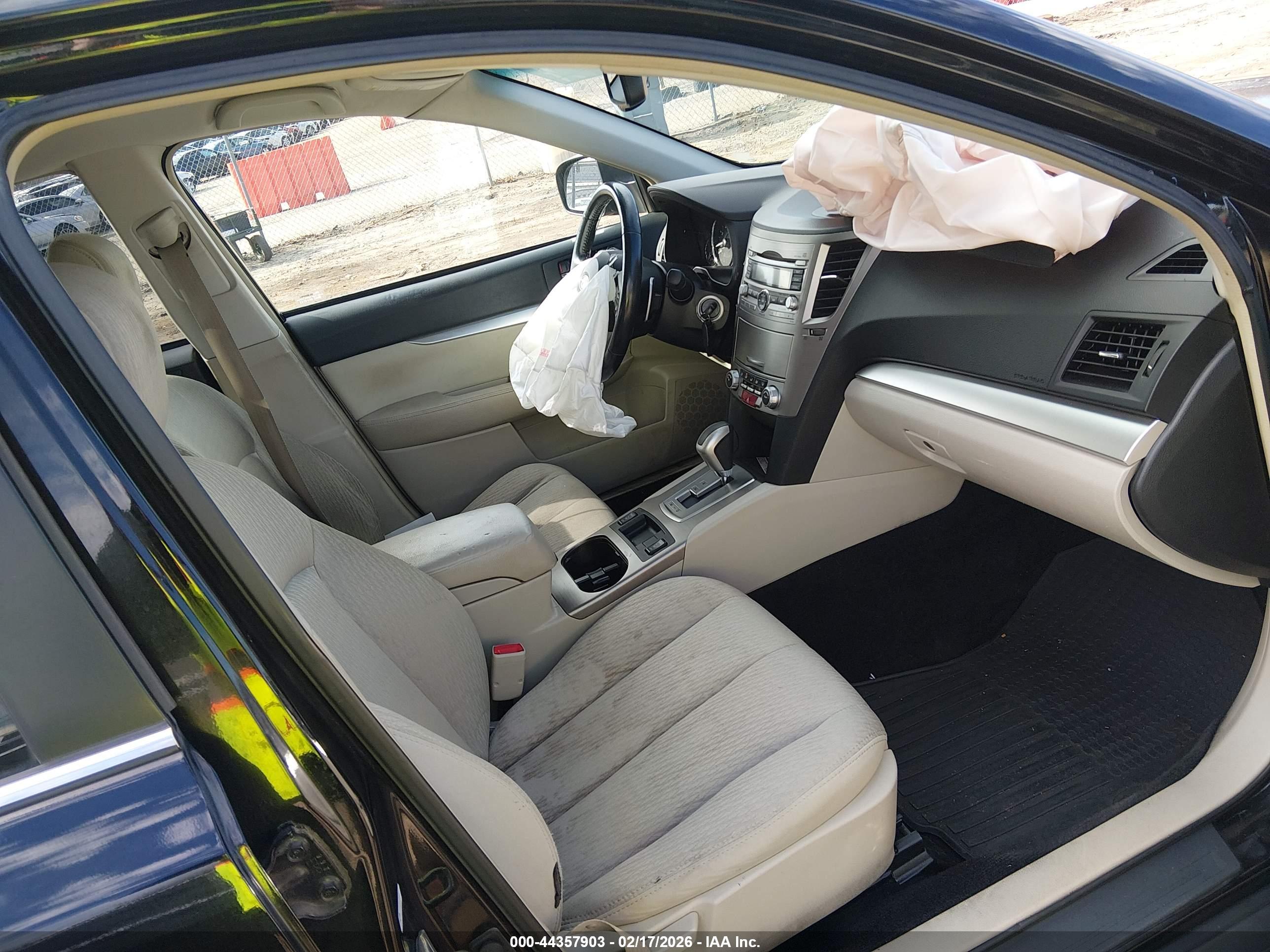 SUBARU OUTBACK image 5