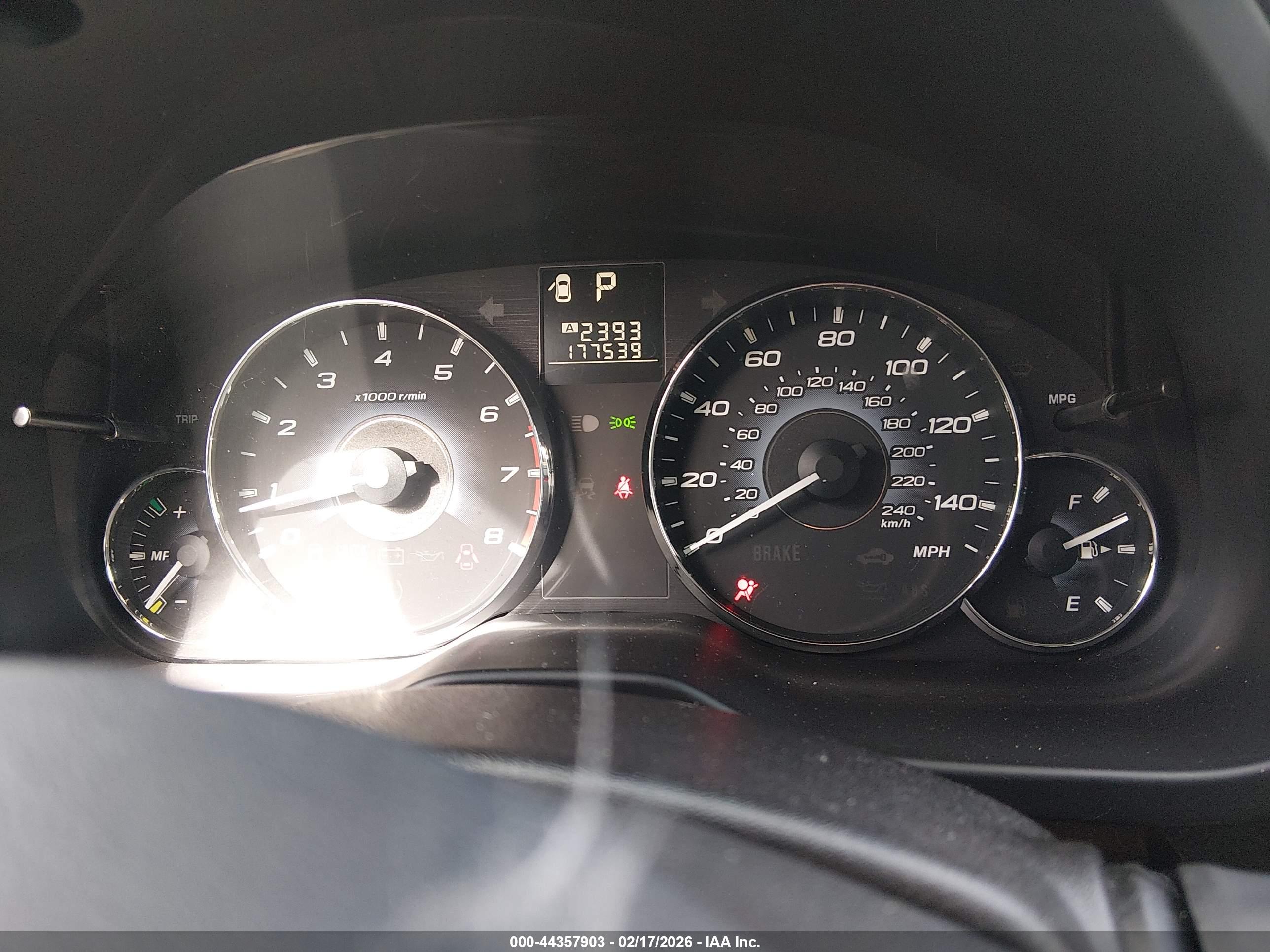 SUBARU OUTBACK image 7