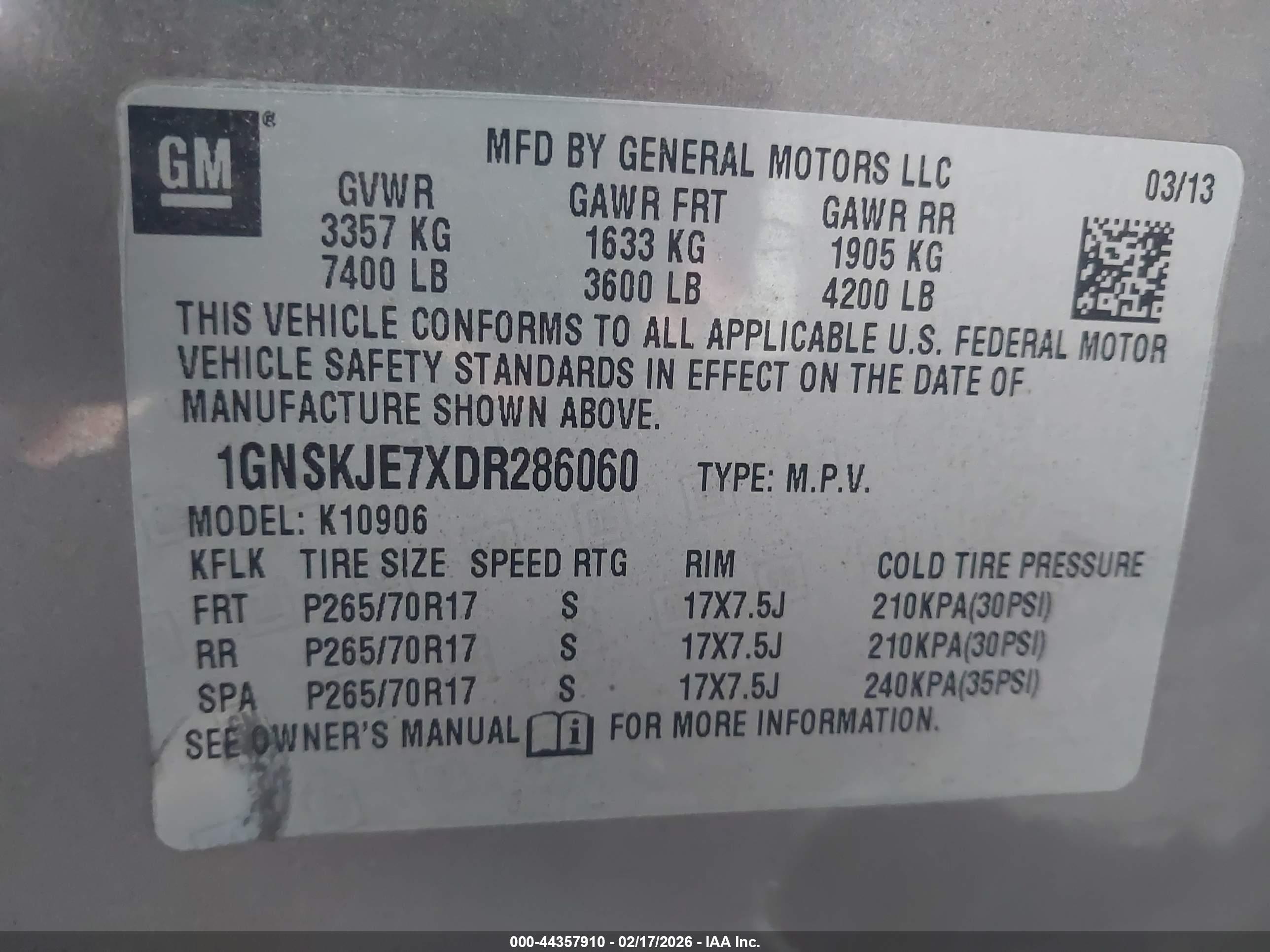 CHEVROLET SUBURBAN image 9
