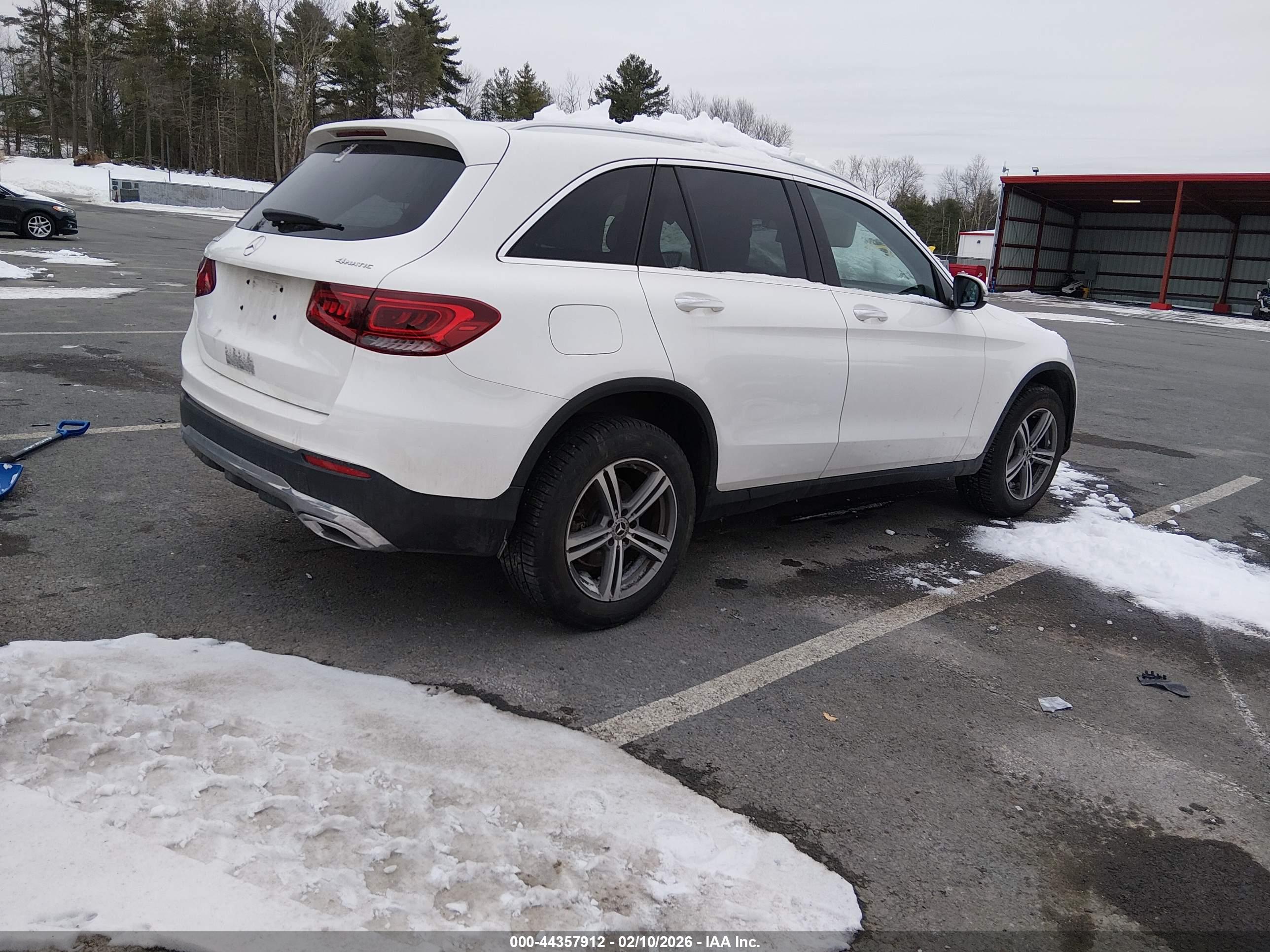 MERCEDES-BENZ GLC image 4