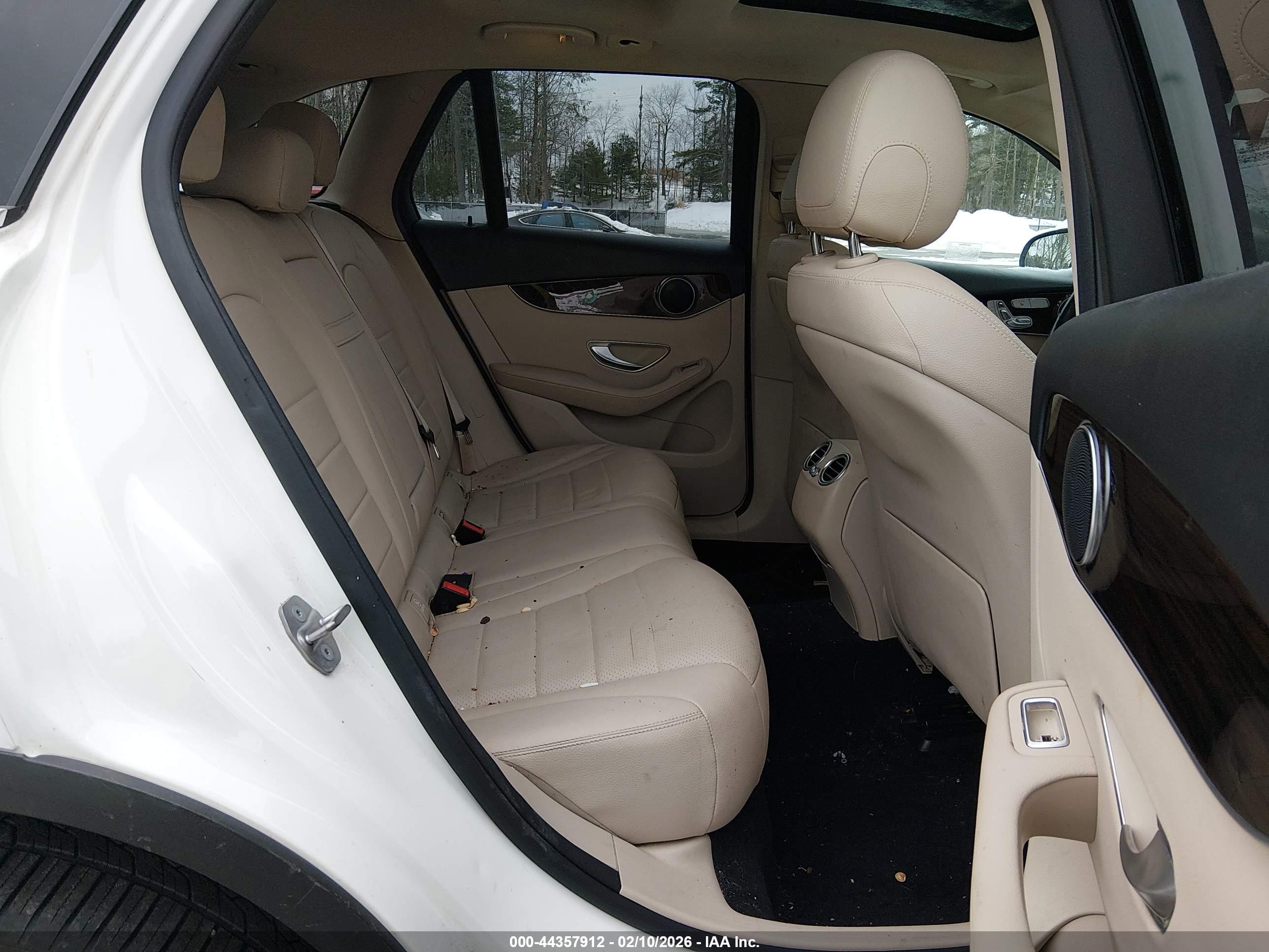 MERCEDES-BENZ GLC image 8