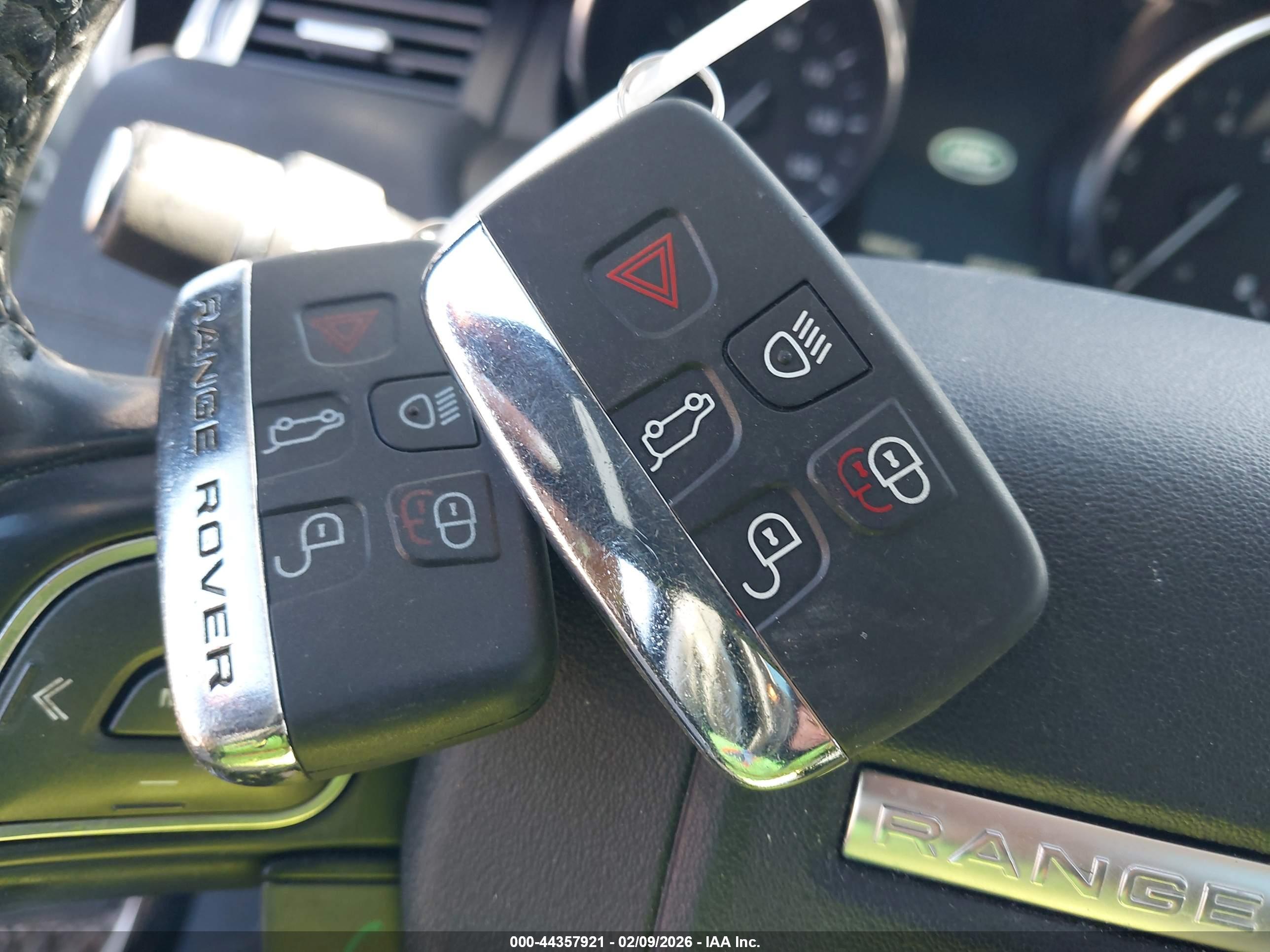 LAND ROVER image 11