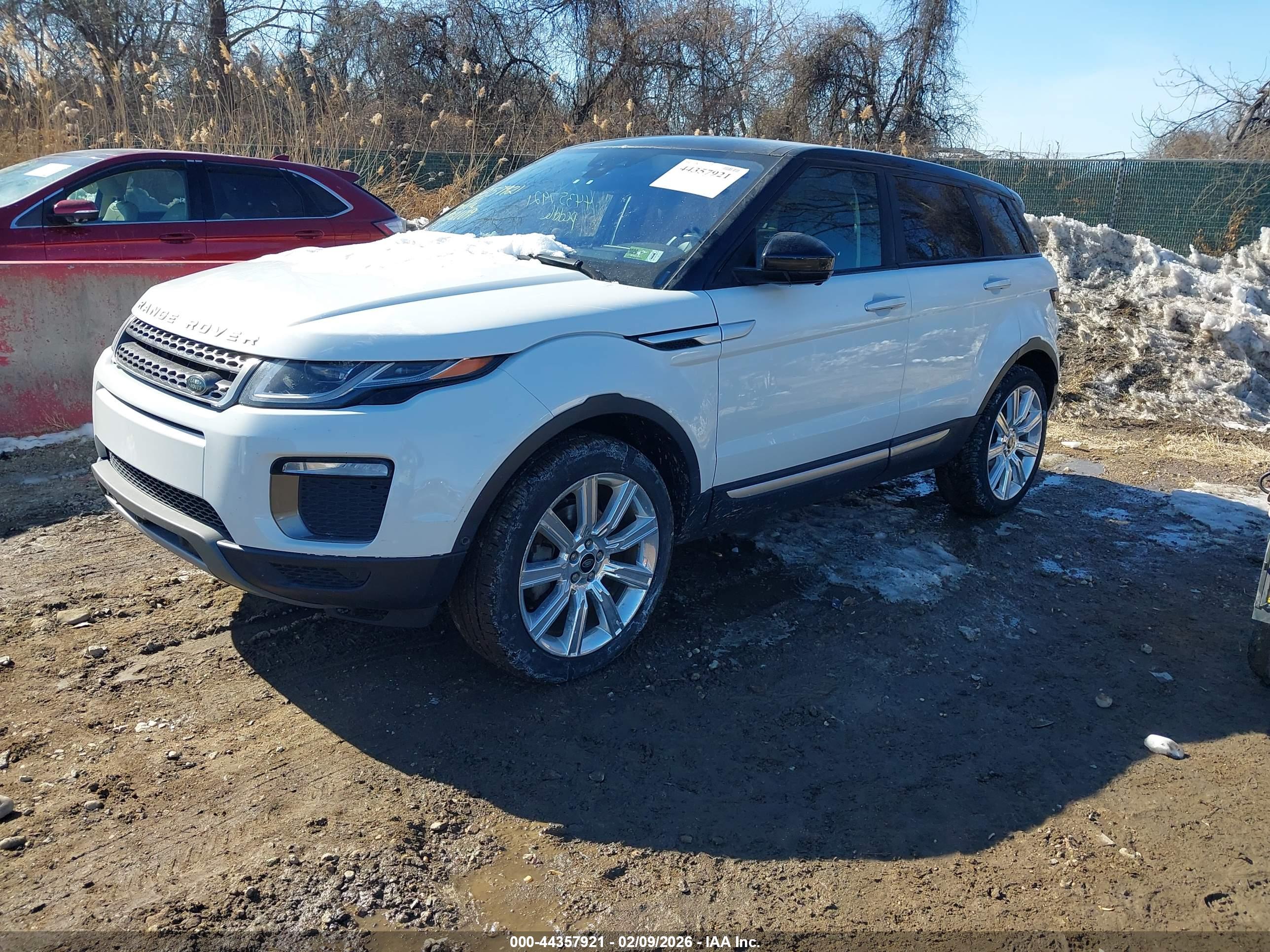 LAND ROVER image 2