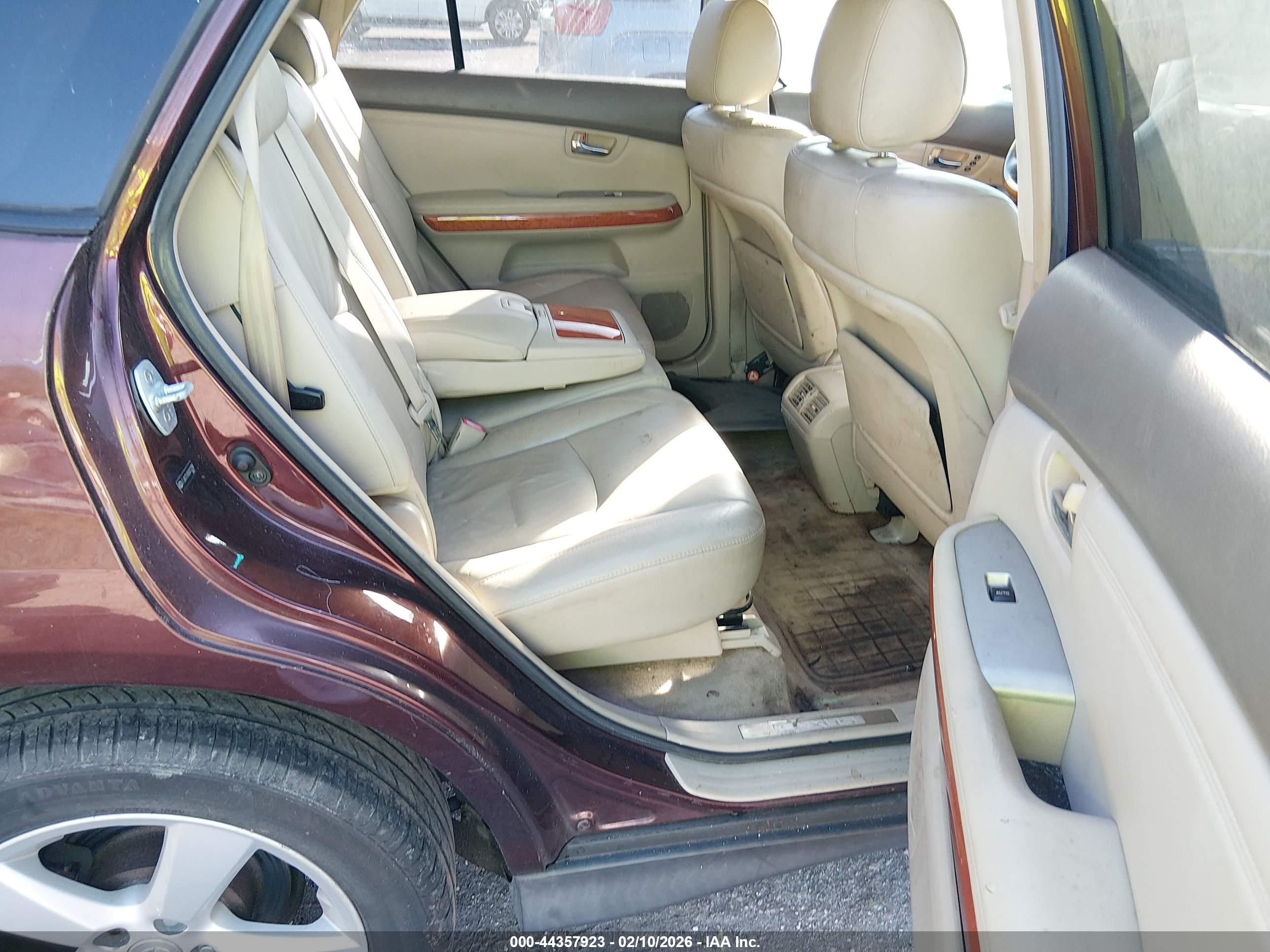 LEXUS RX image 8