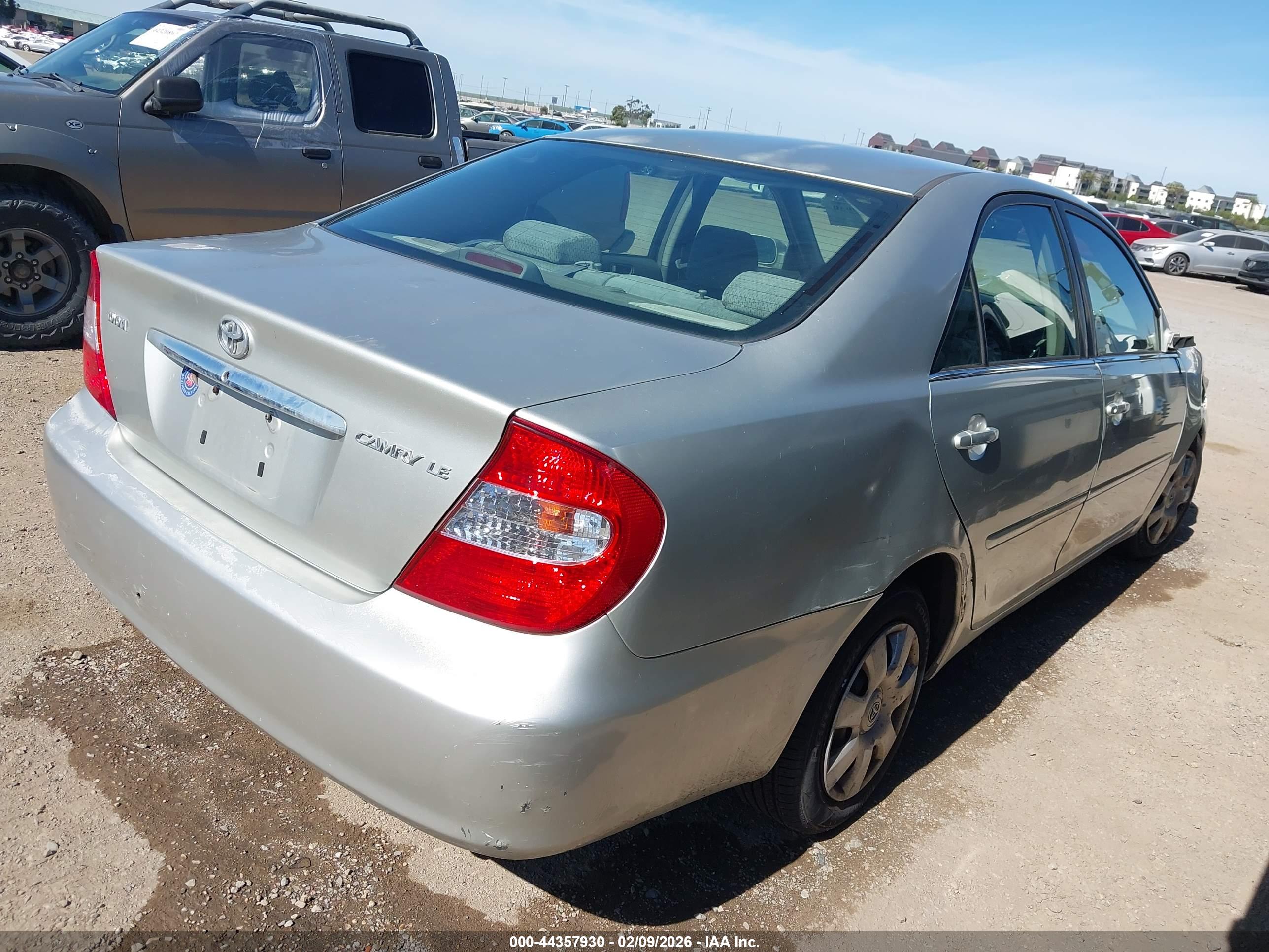 TOYOTA CAMRY image 4