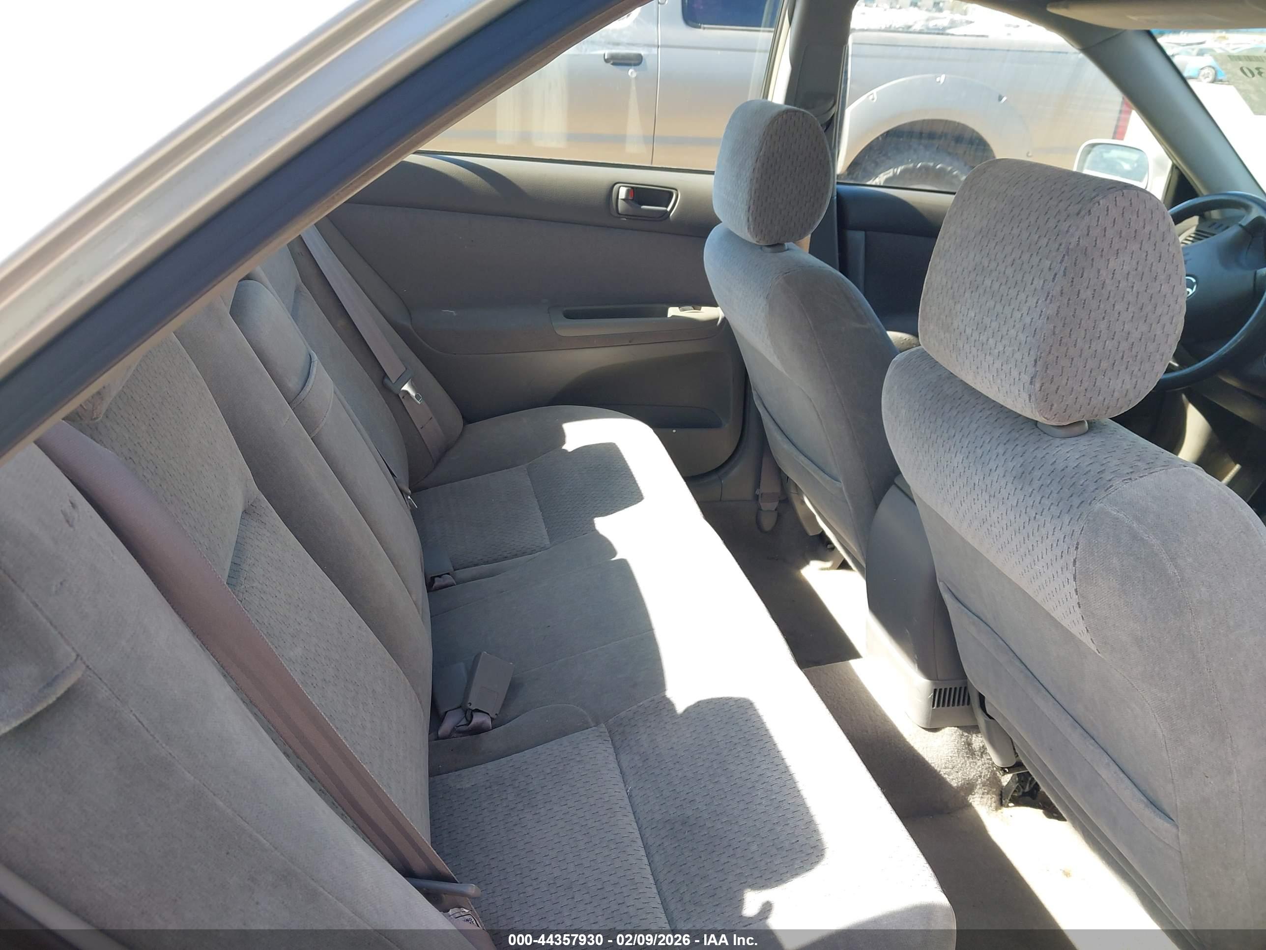 TOYOTA CAMRY image 8