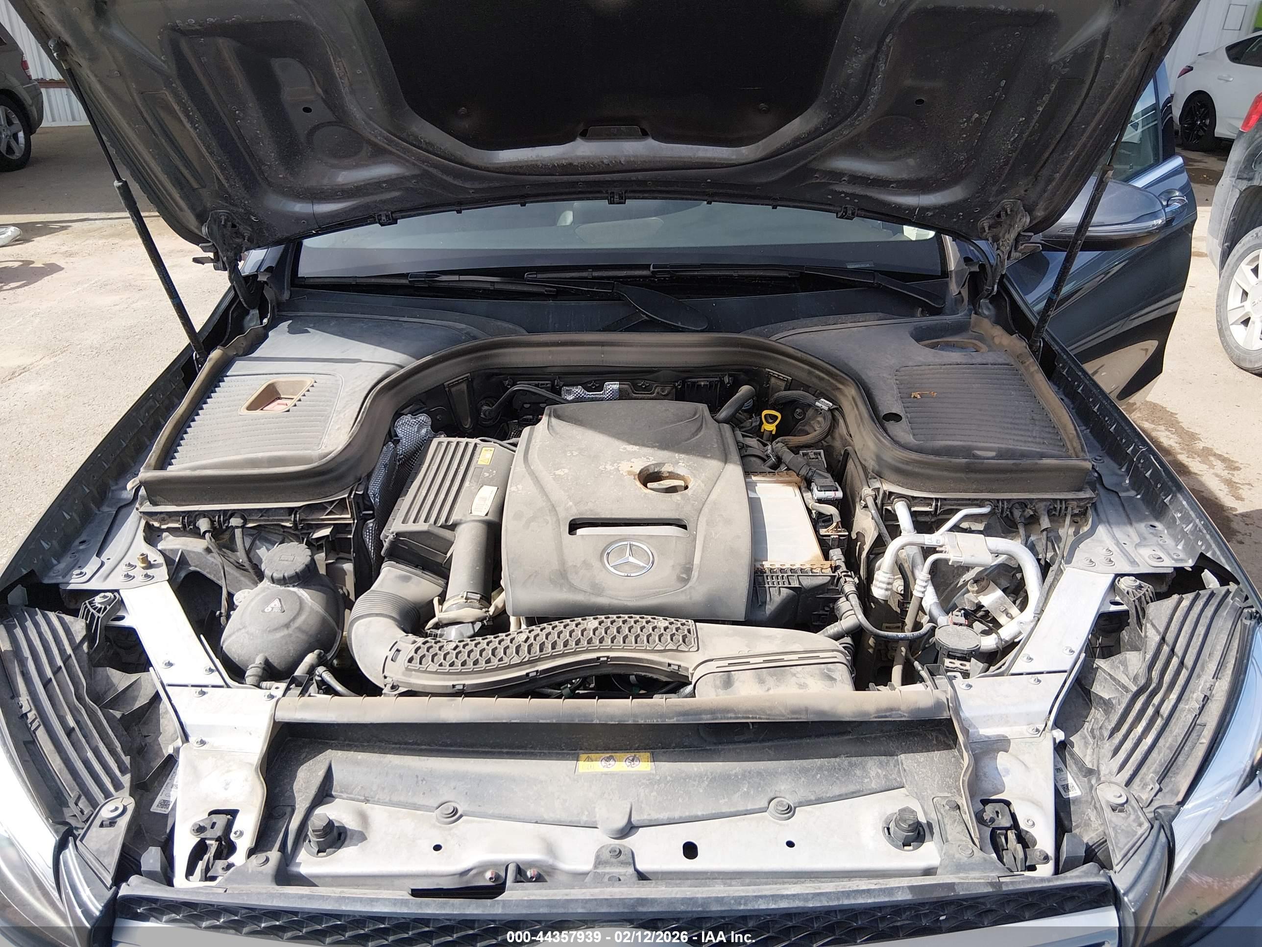 MERCEDES-BENZ GLC image 10