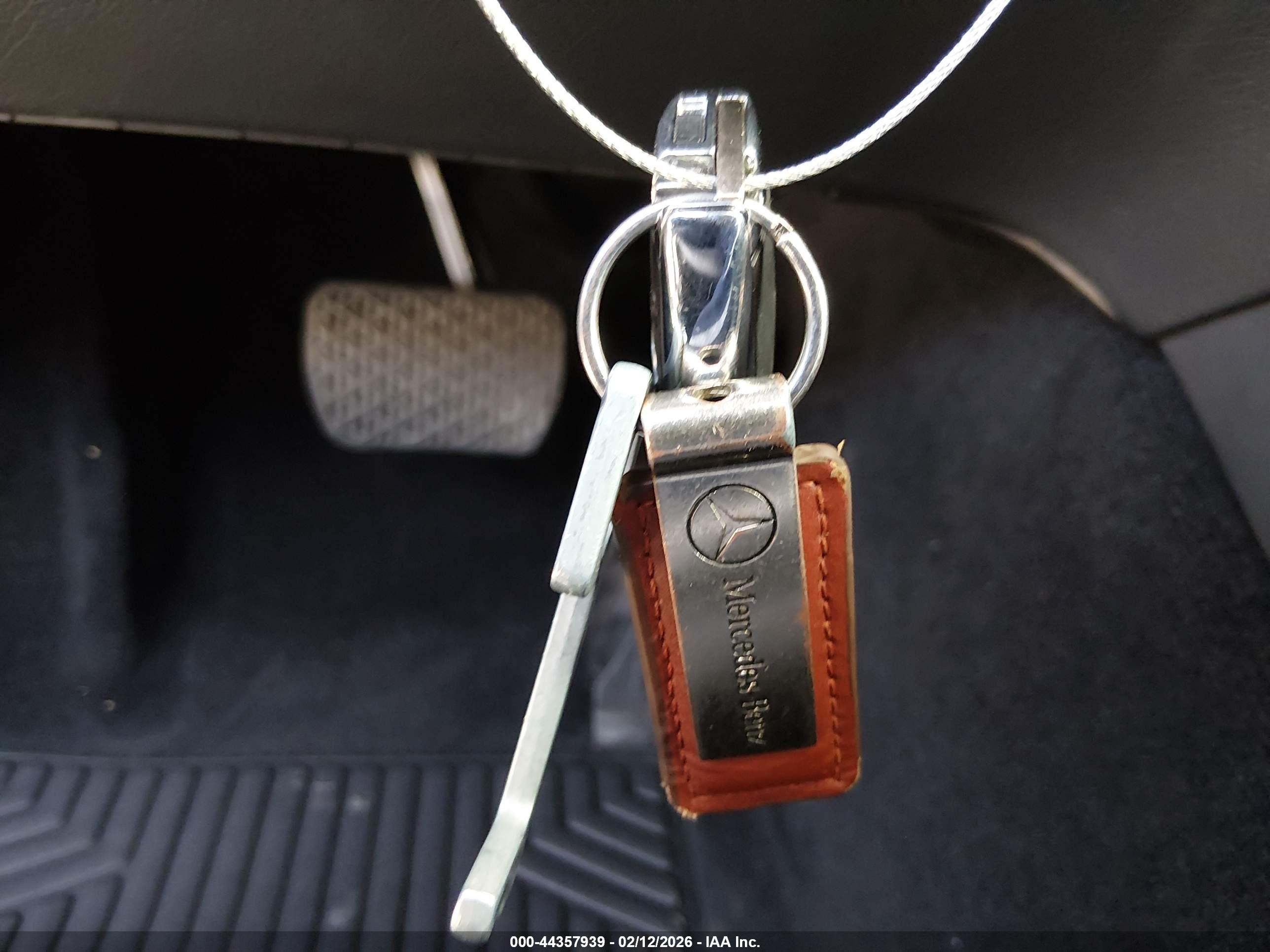 MERCEDES-BENZ GLC image 11