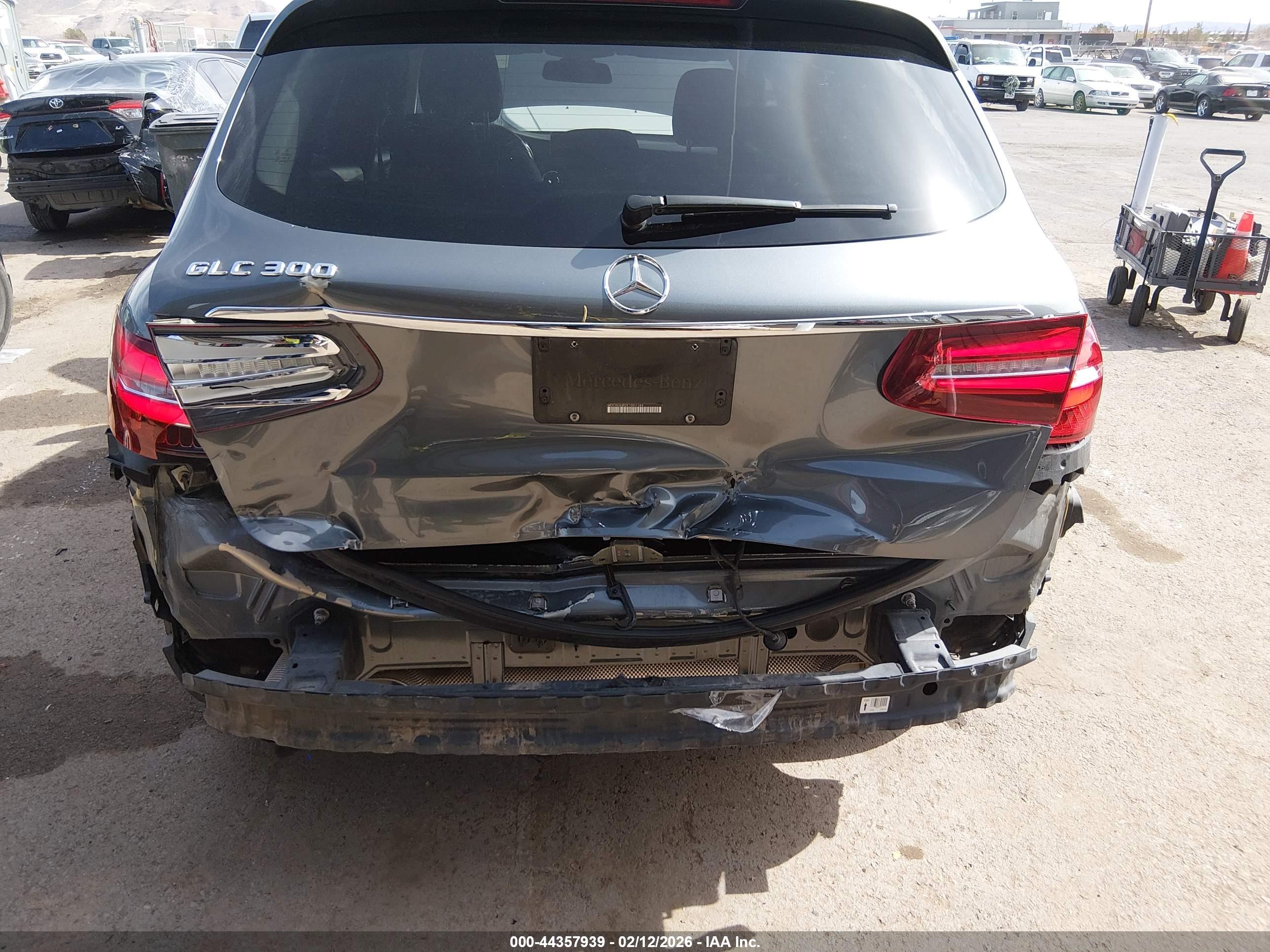 MERCEDES-BENZ GLC image 6