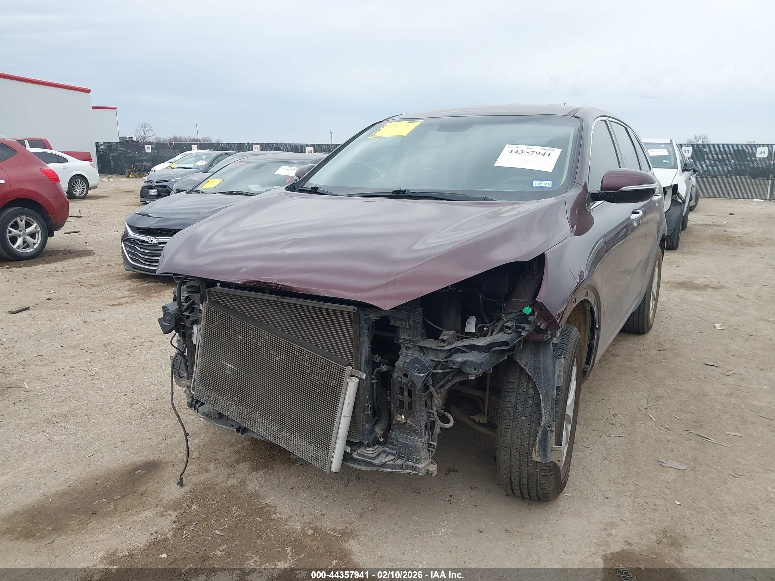 KIA SORENTO image 2