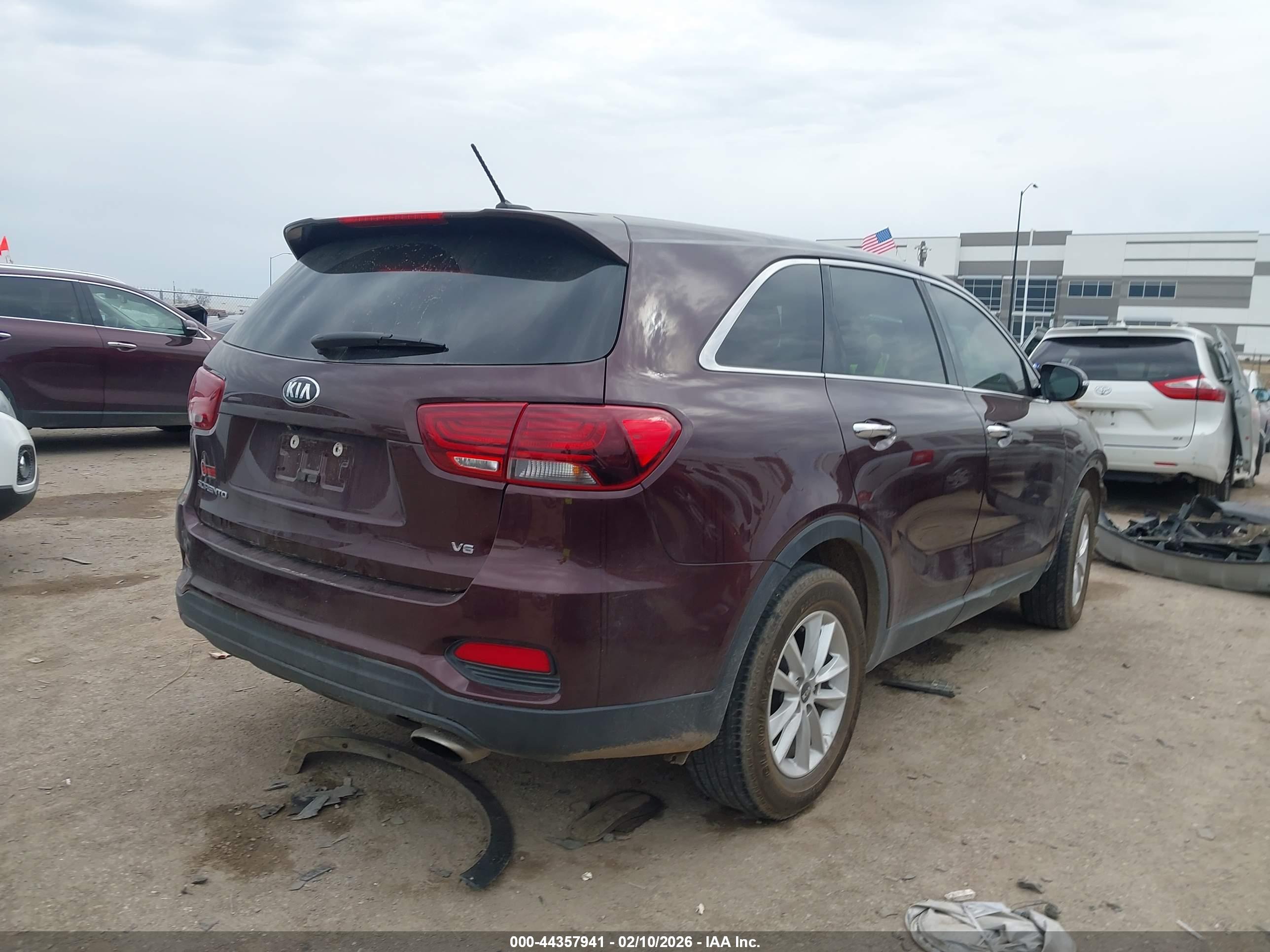 KIA SORENTO image 4