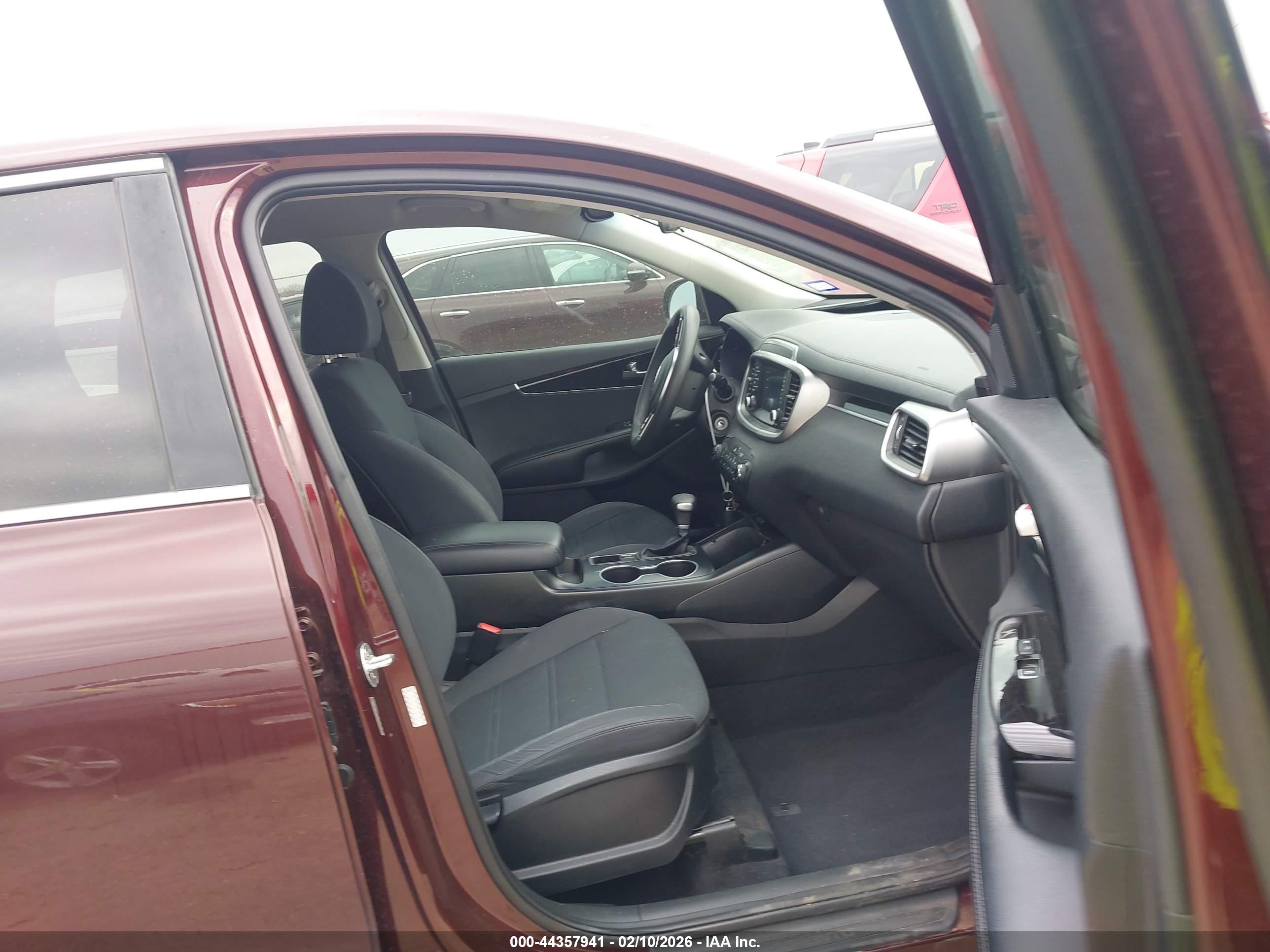 KIA SORENTO image 5