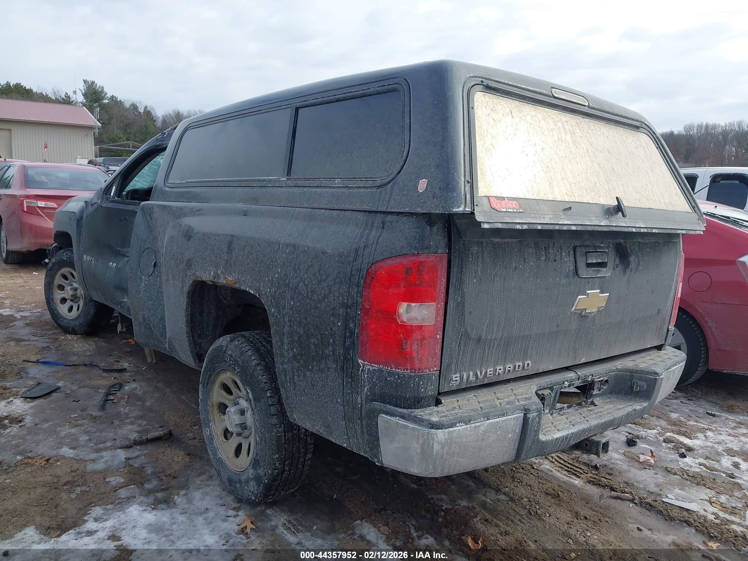 CHEVROLET SILVERADO image 3