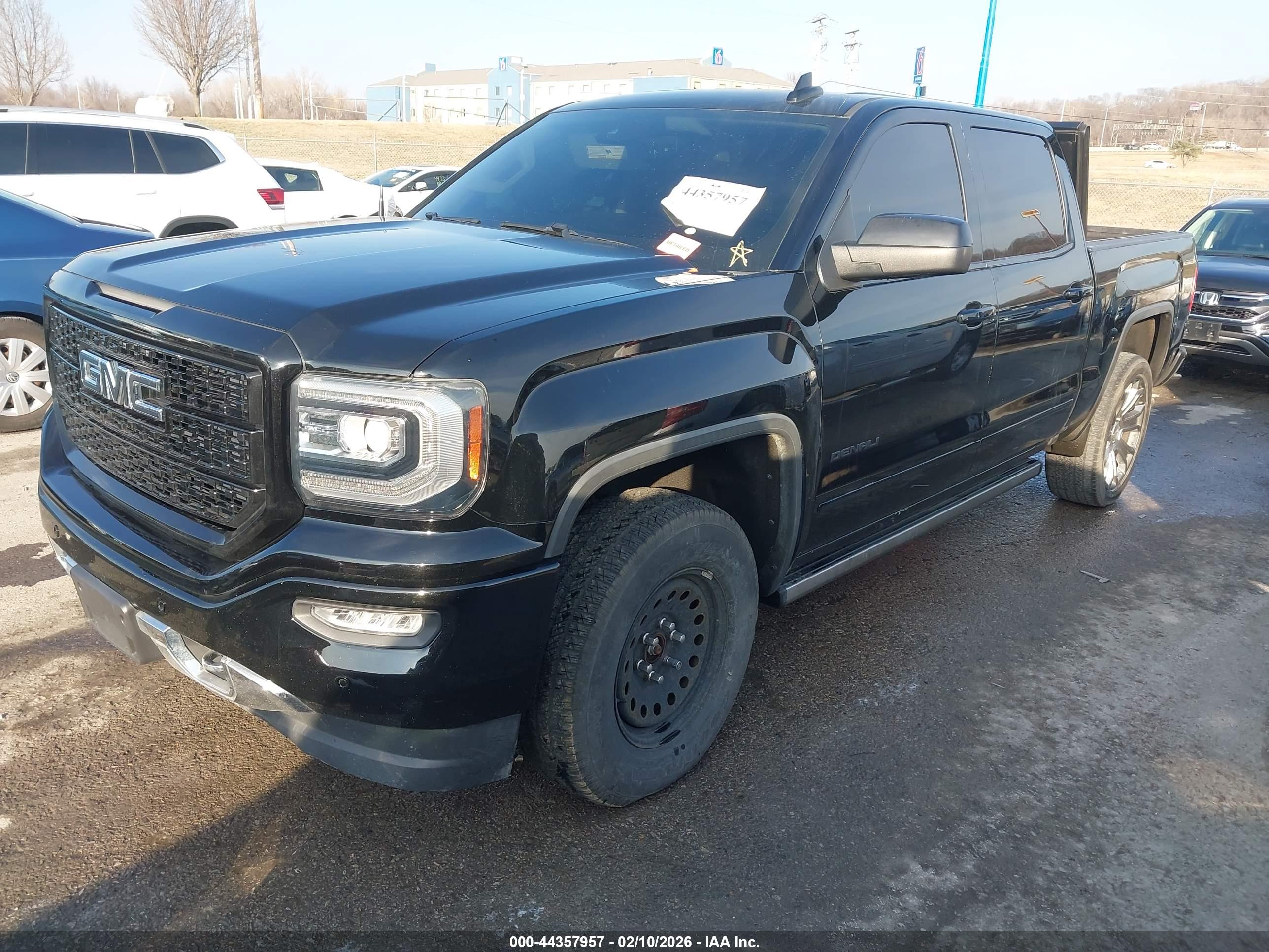 GMC SIERRA image 2