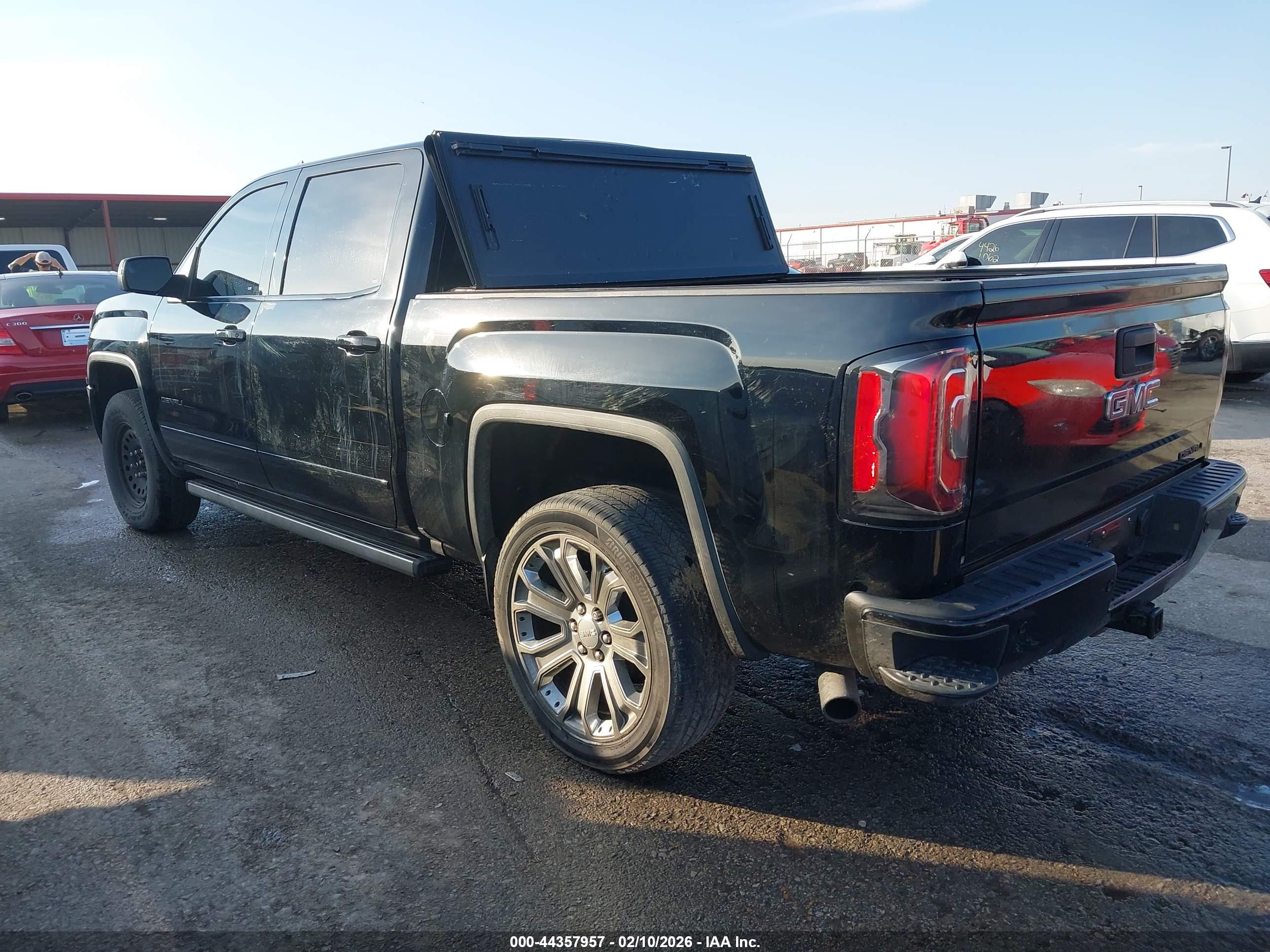 GMC SIERRA image 3