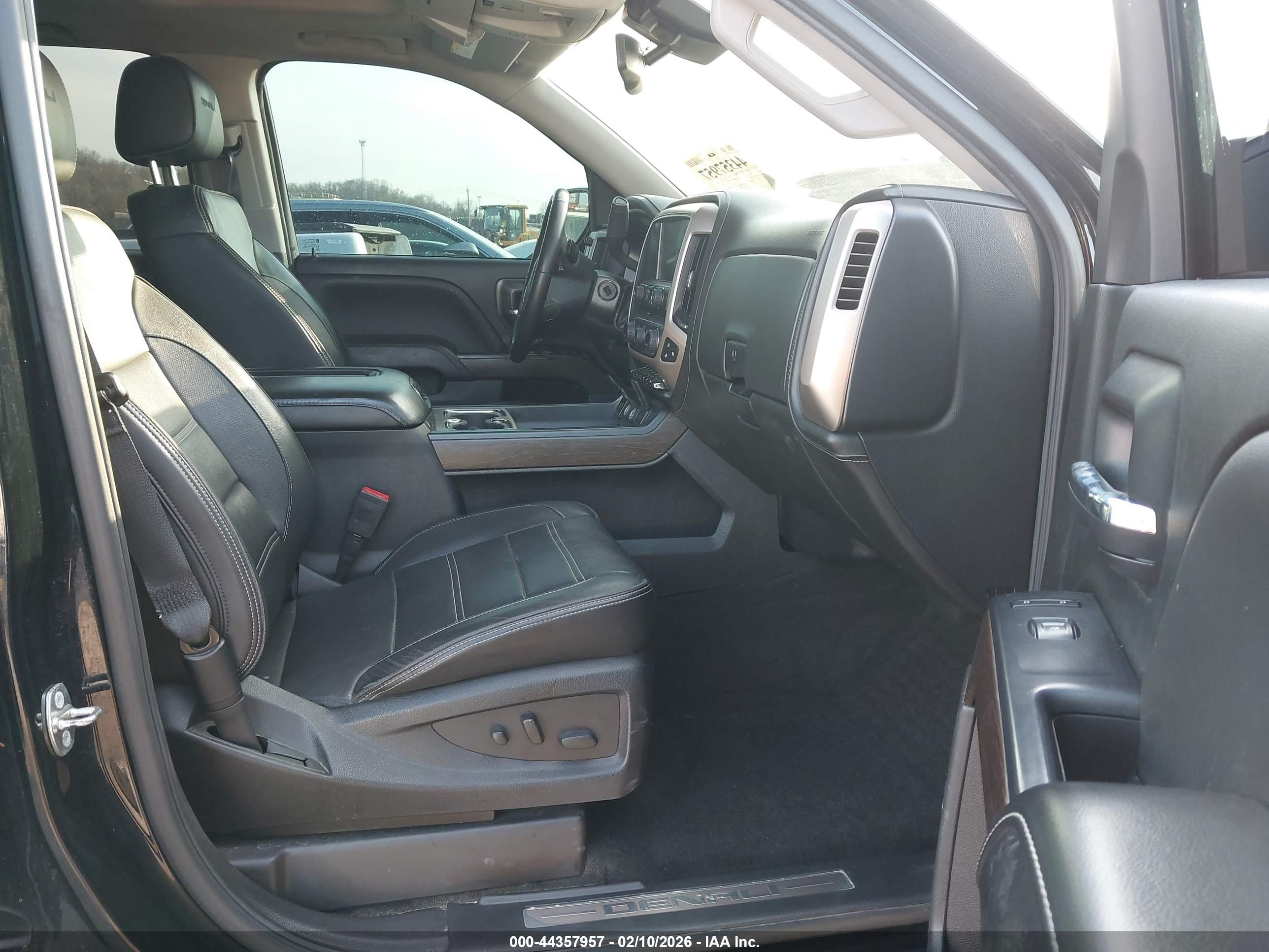 GMC SIERRA image 5