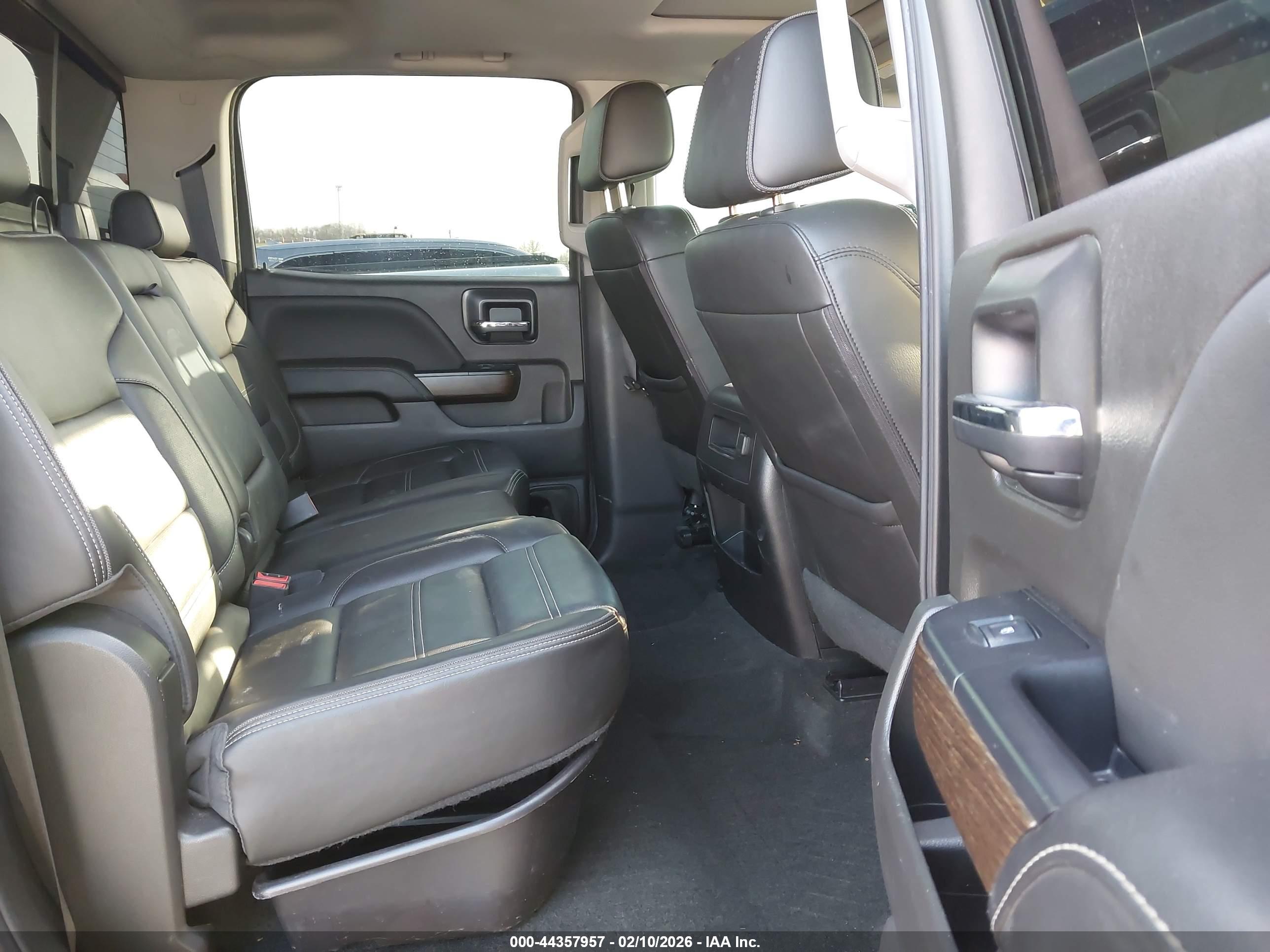 GMC SIERRA image 8