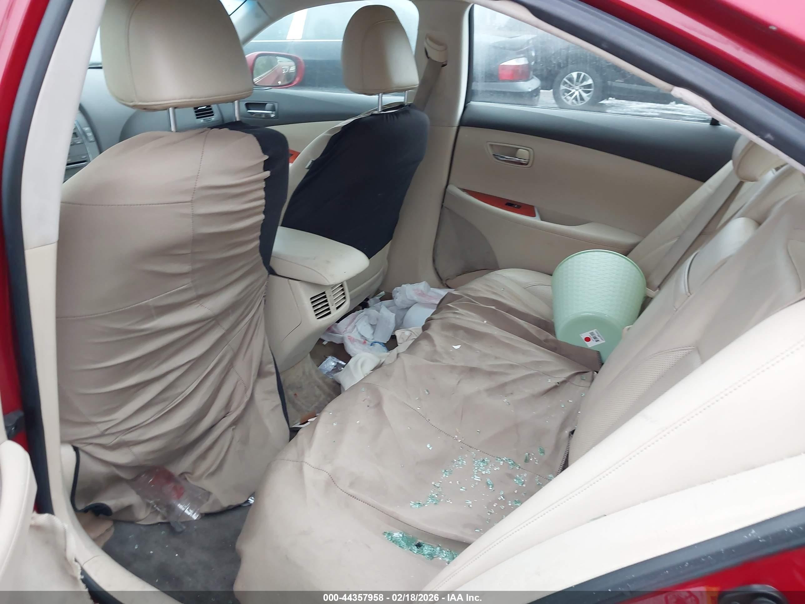 LEXUS ES image 8