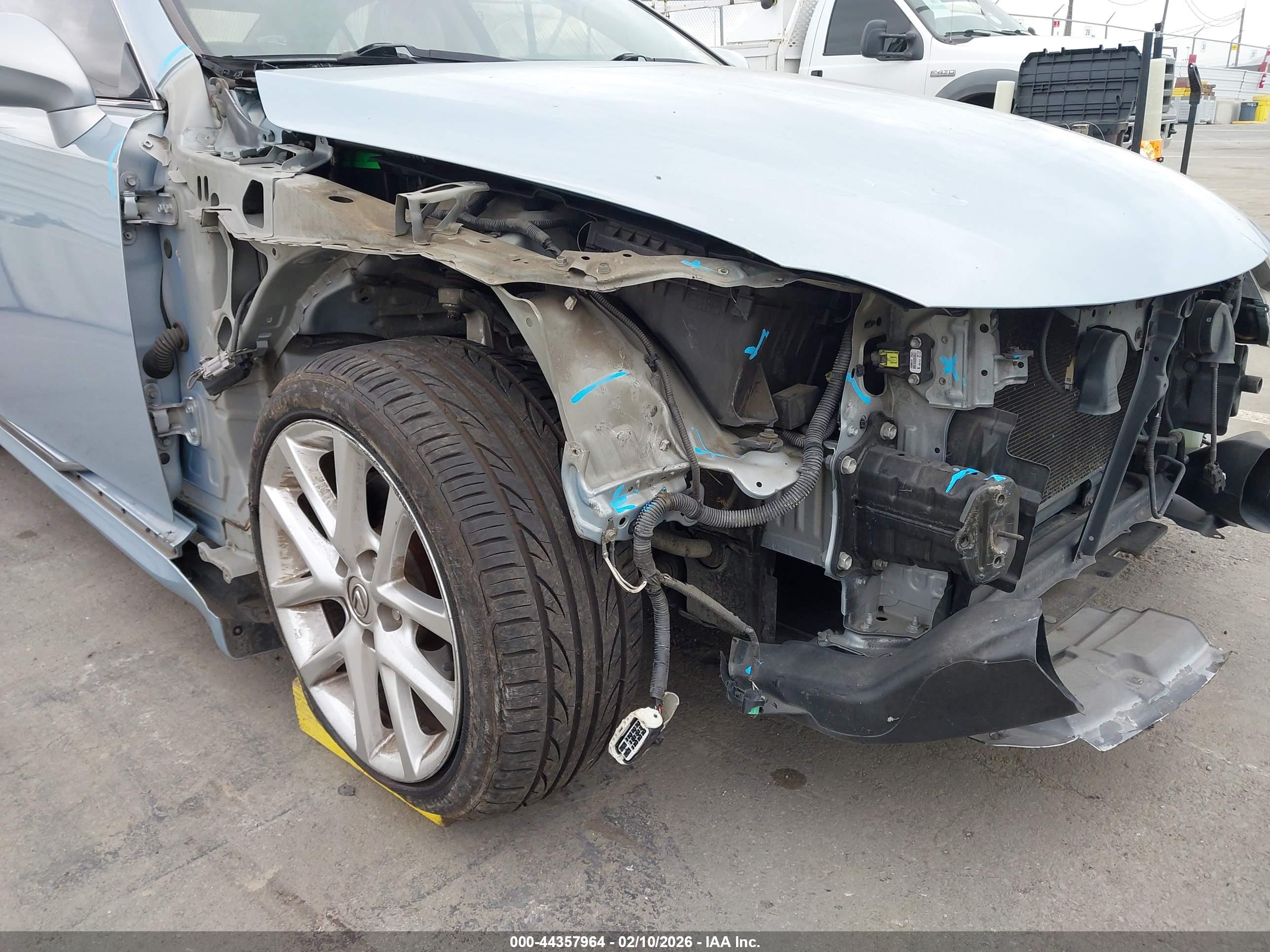 LEXUS IS image 6