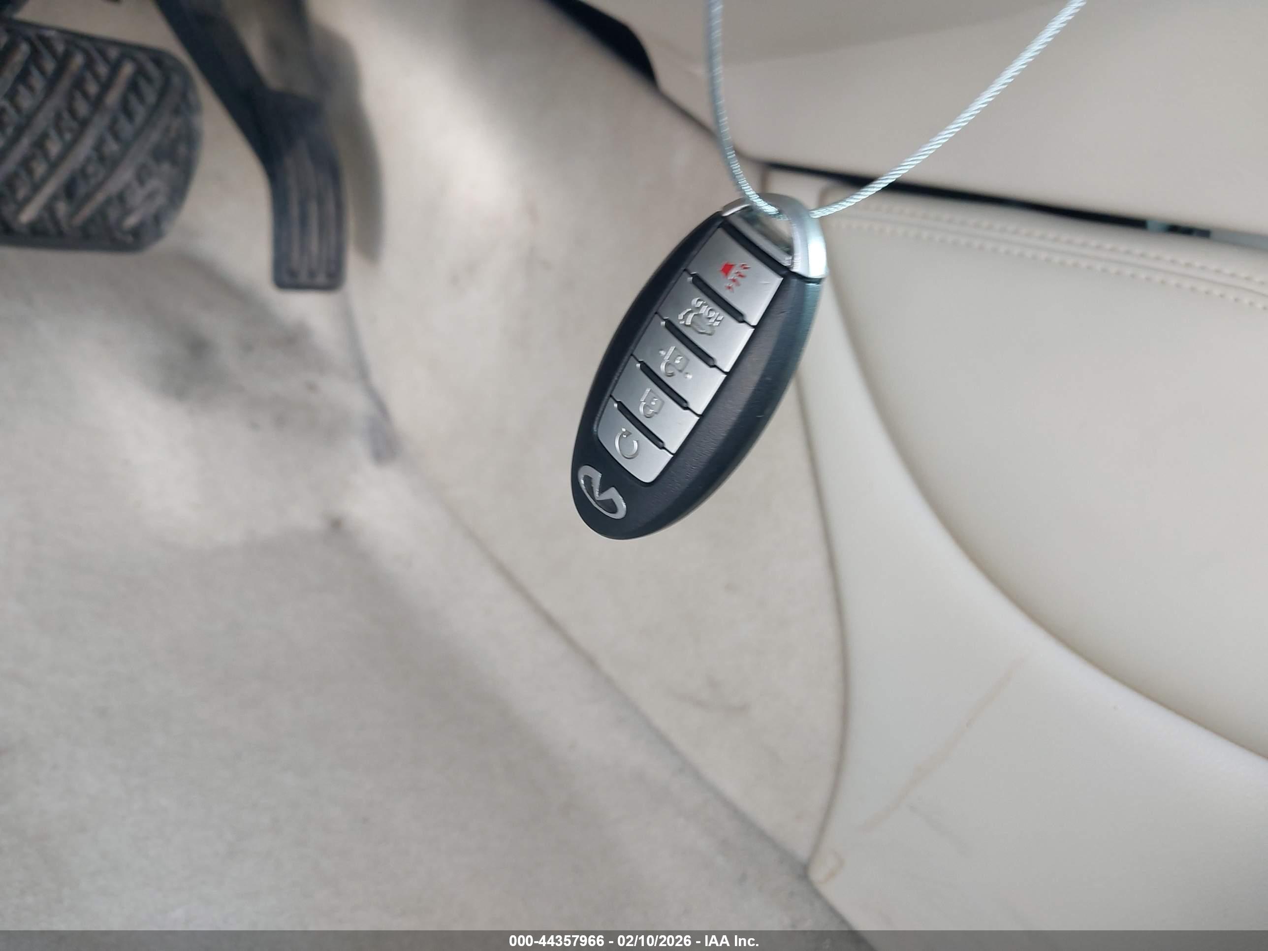 INFINITI JX35 image 11