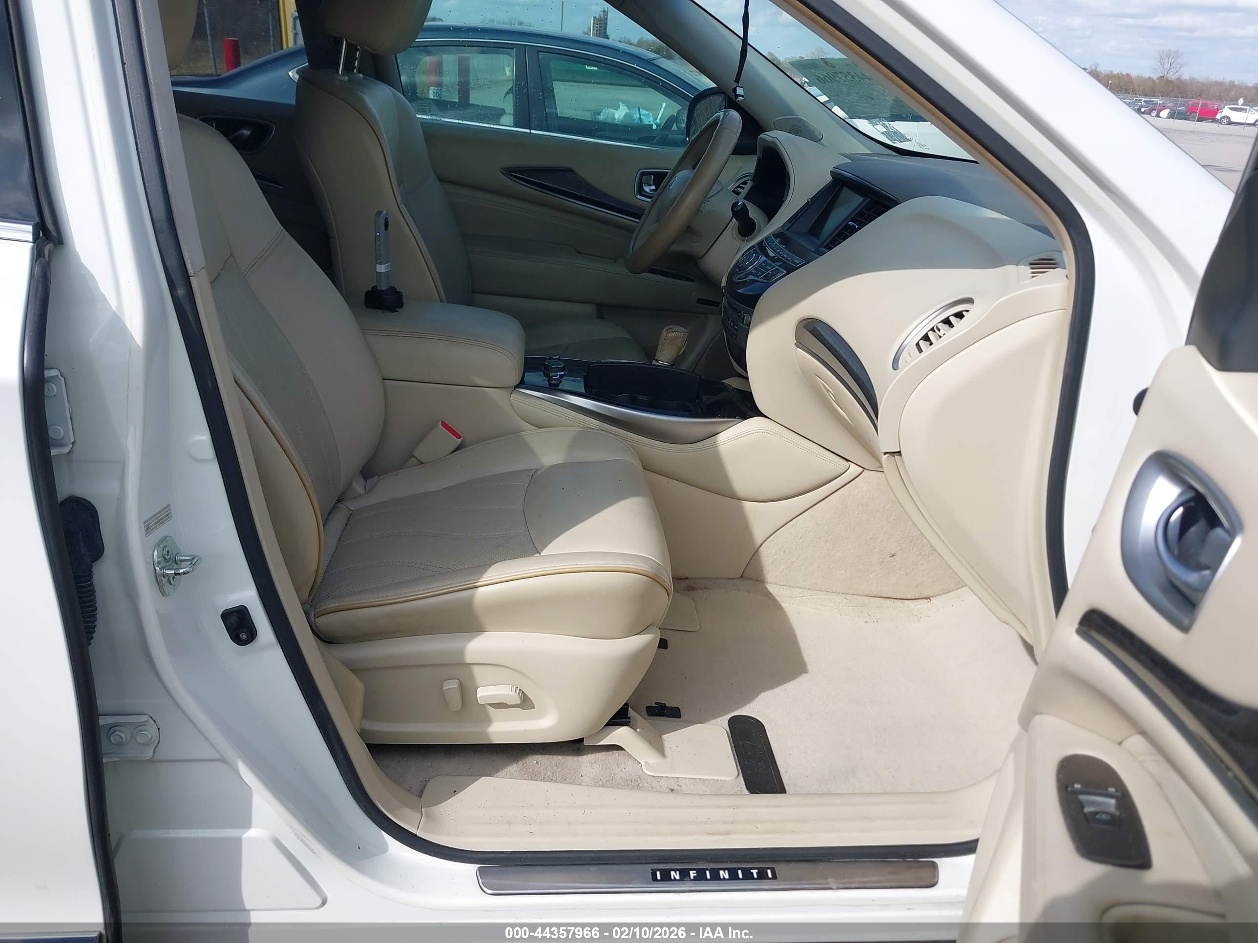 INFINITI JX35 image 5