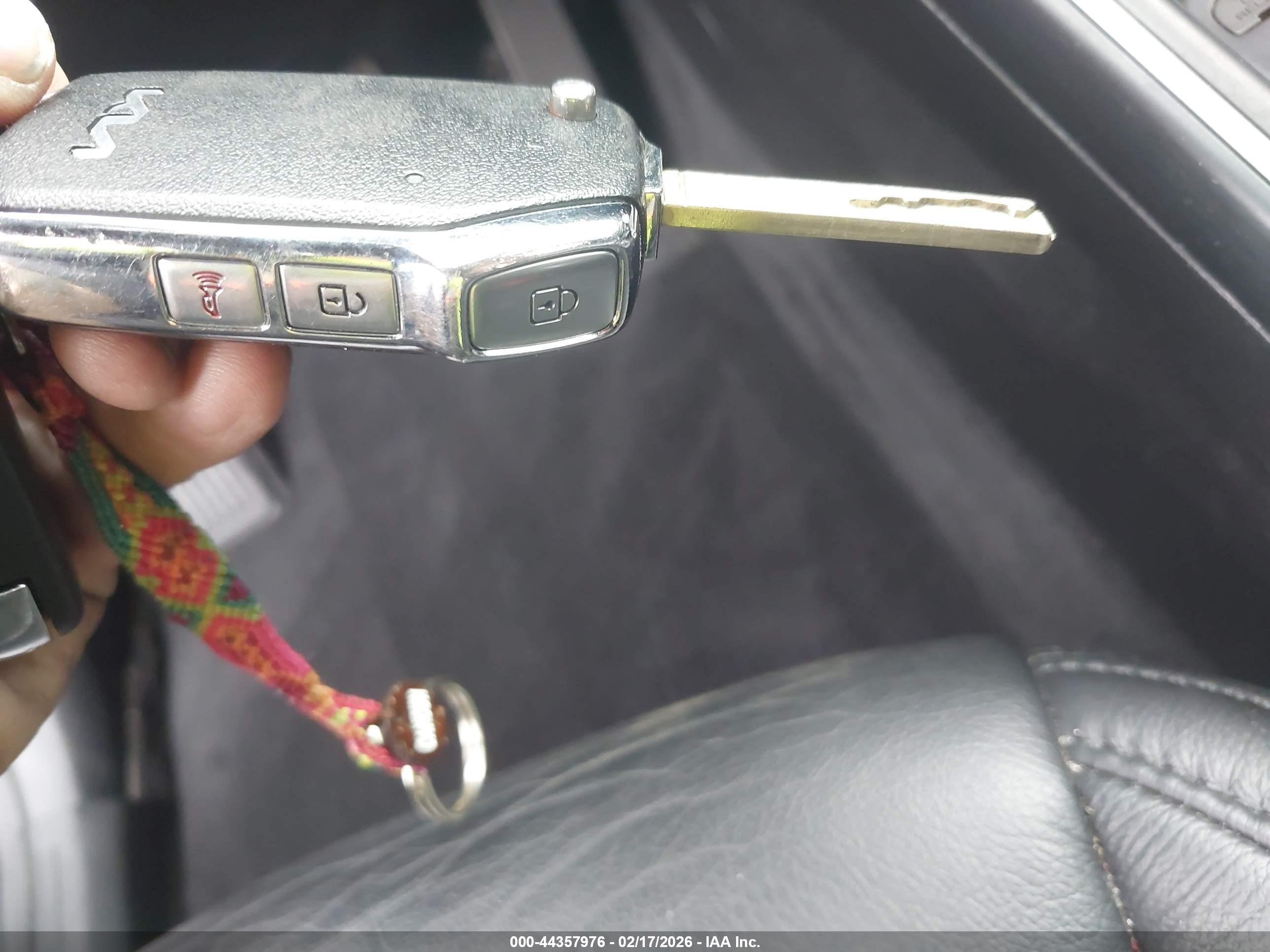 KIA SORENTO image 11