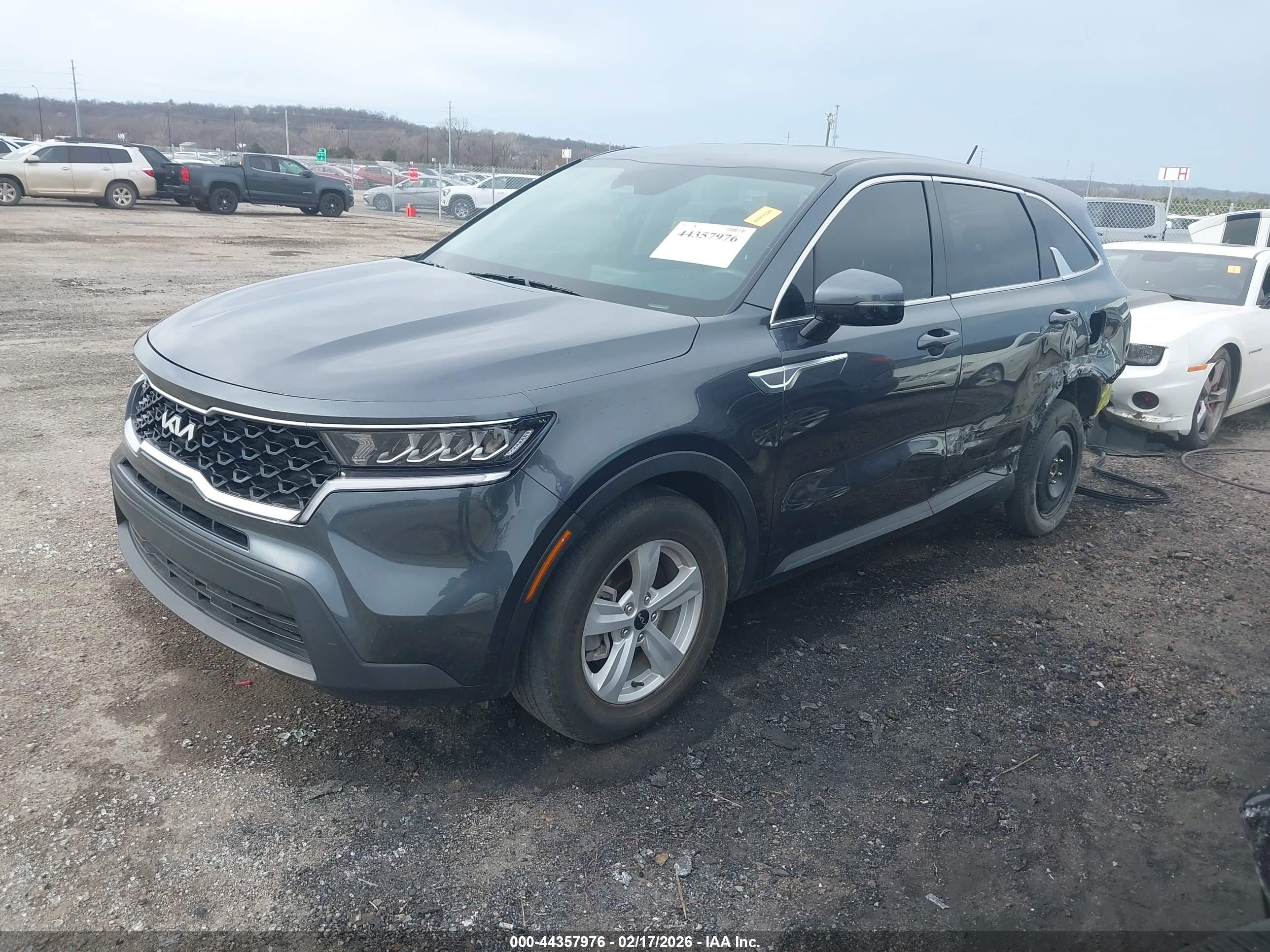 KIA SORENTO image 2