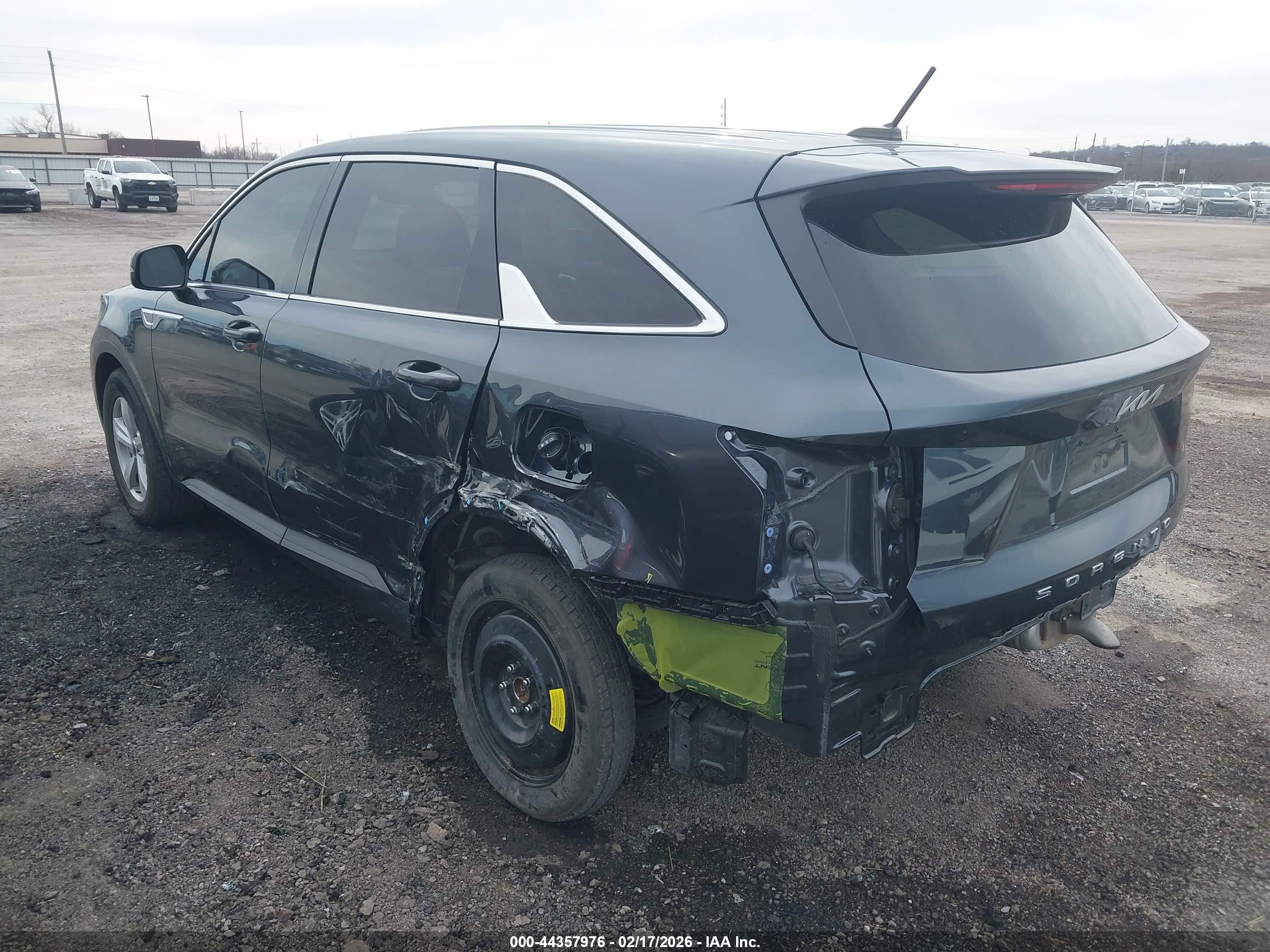 KIA SORENTO image 3