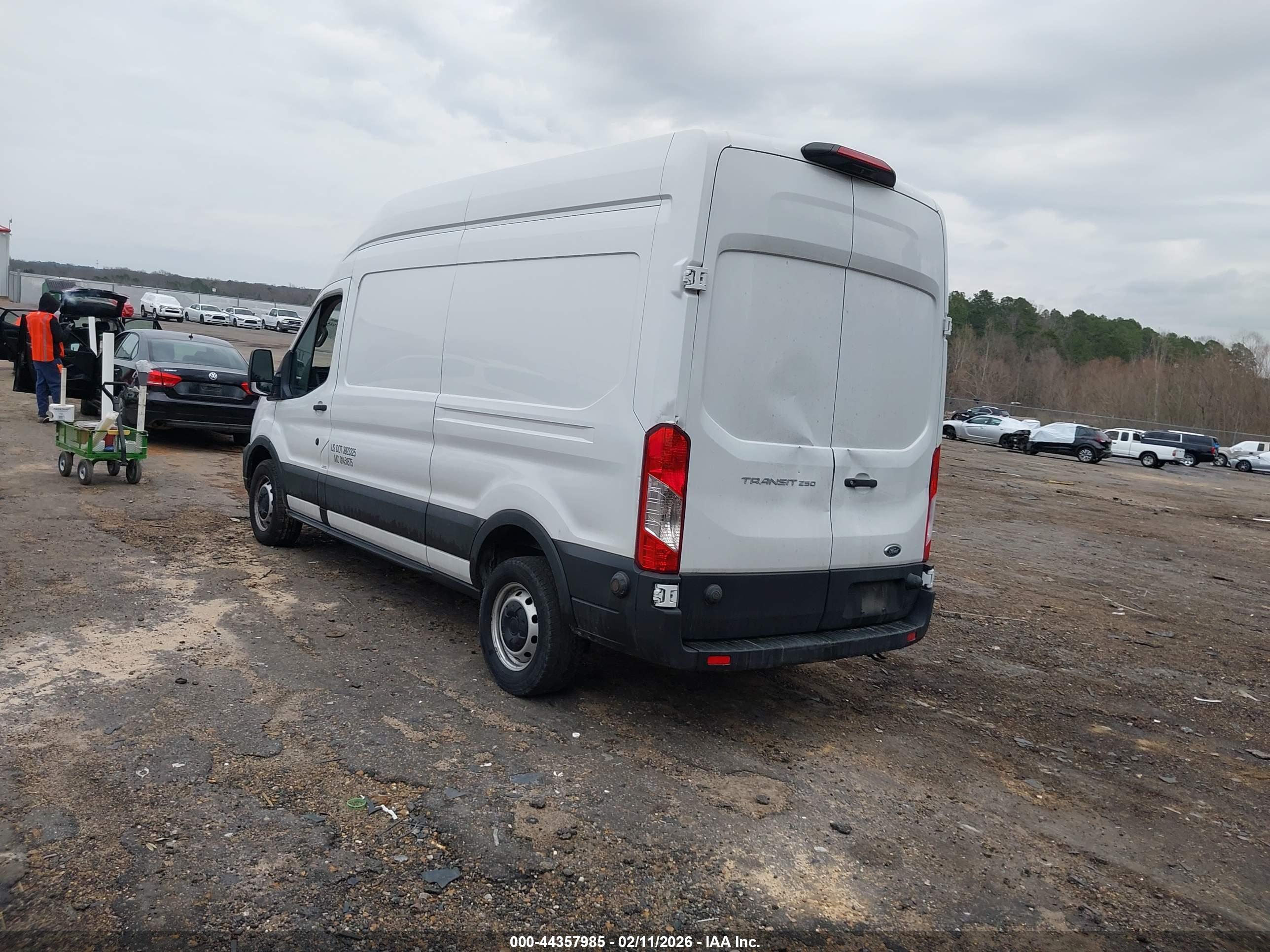 FORD TRANSIT image 3