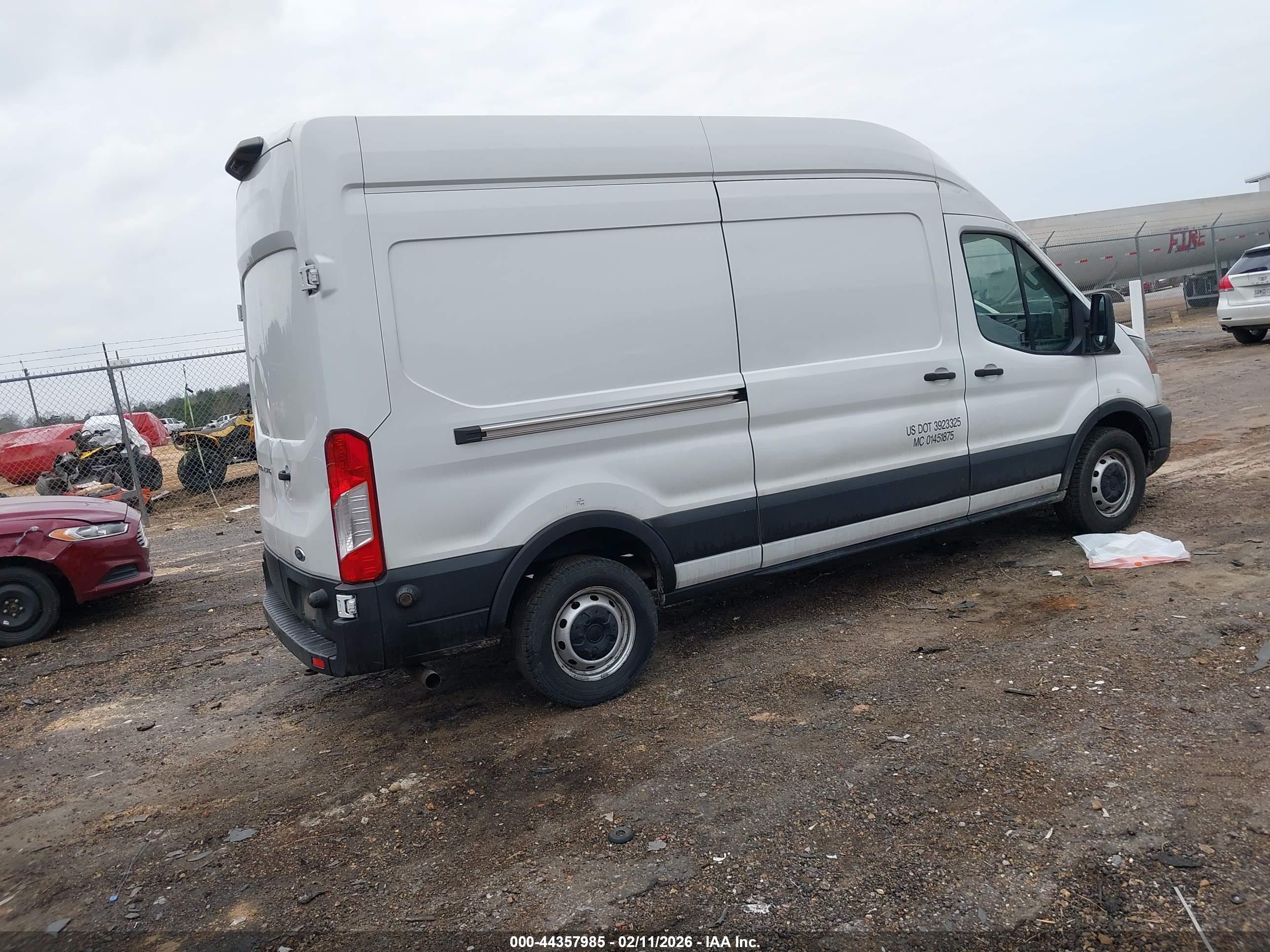 FORD TRANSIT image 4