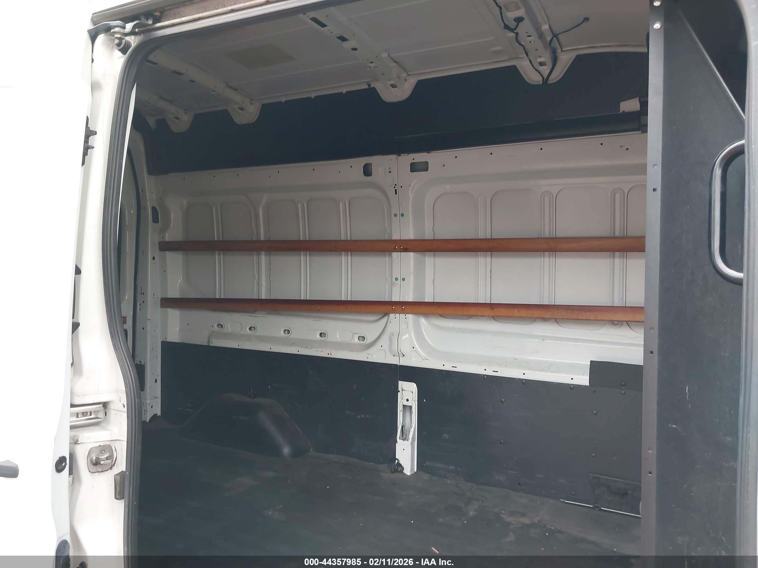 FORD TRANSIT image 8