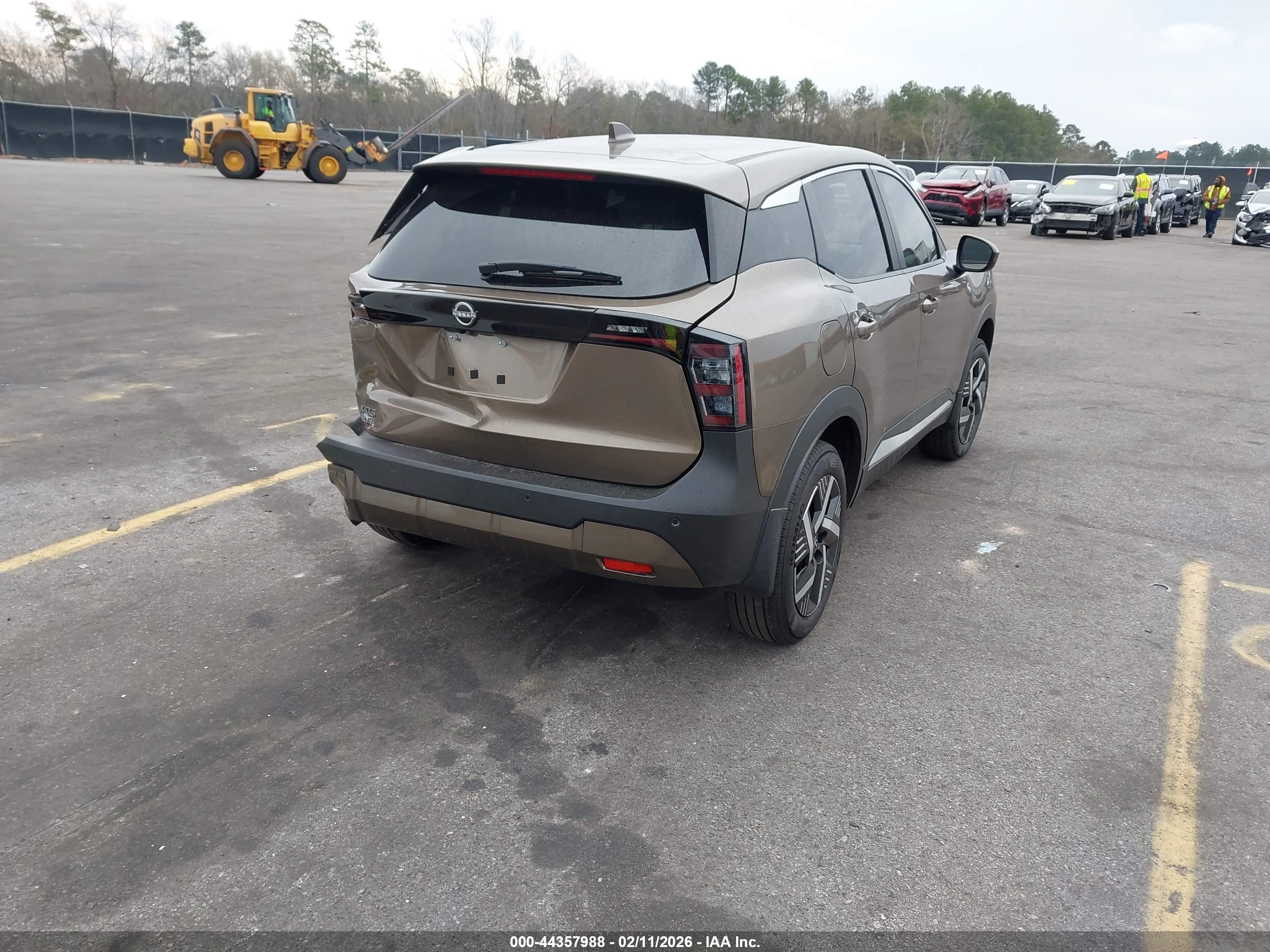 NISSAN KICKS image 4