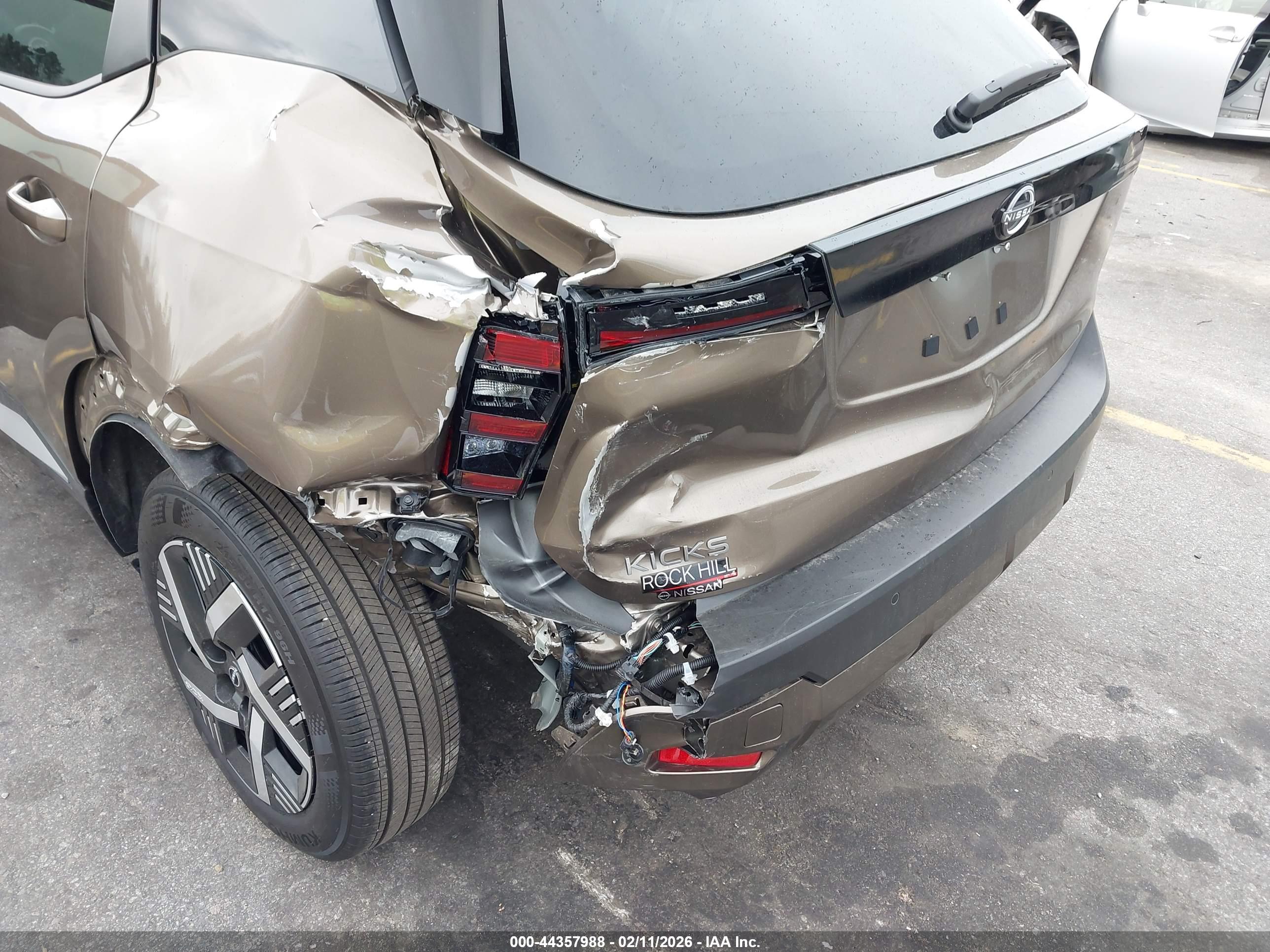 NISSAN KICKS image 6