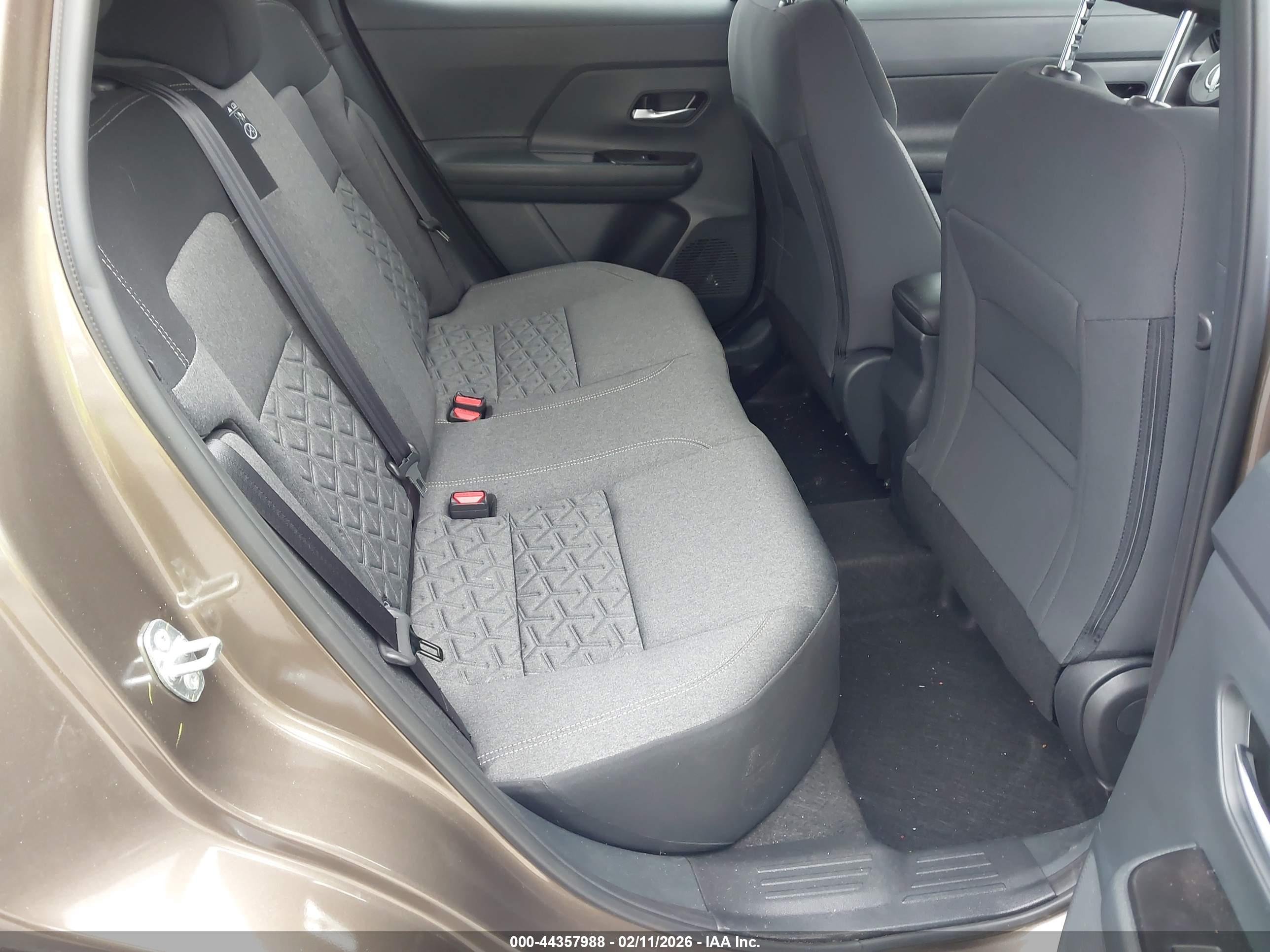 NISSAN KICKS image 8